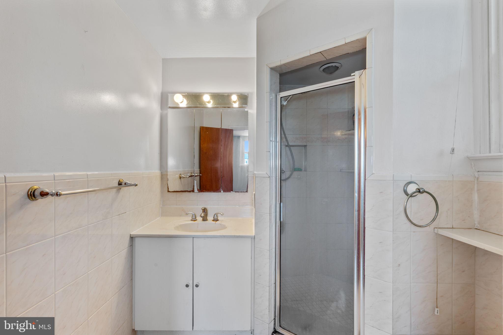 PHILADELPHIA (NORTHEAST) - Residential