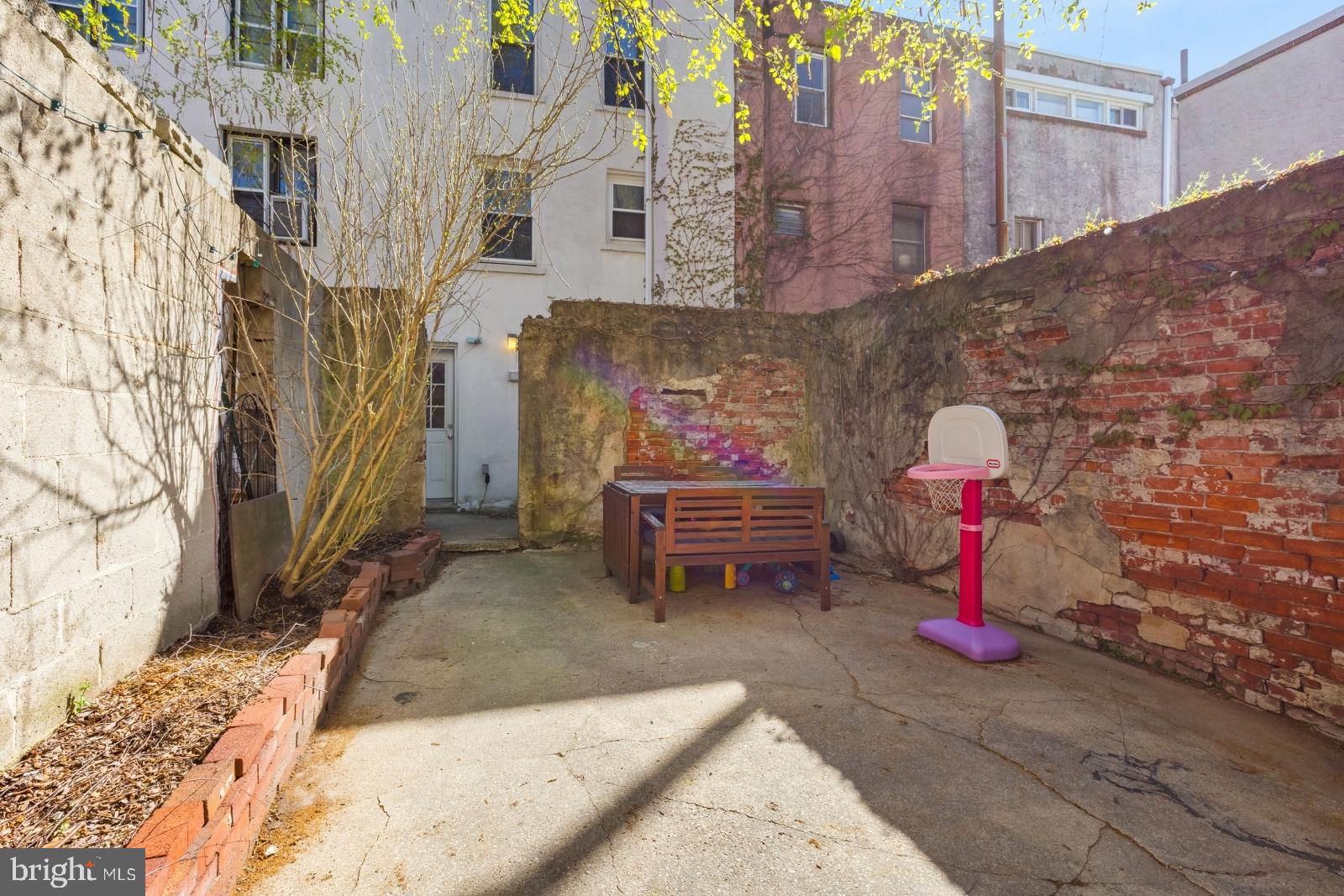 BELLA VISTA - Residential Lease