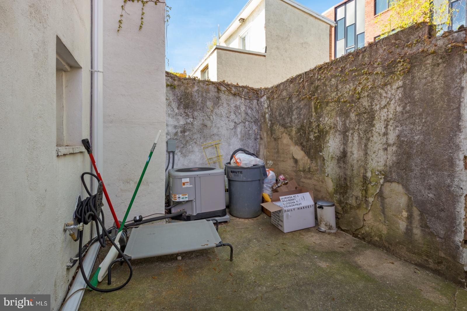 BELLA VISTA - Residential Lease