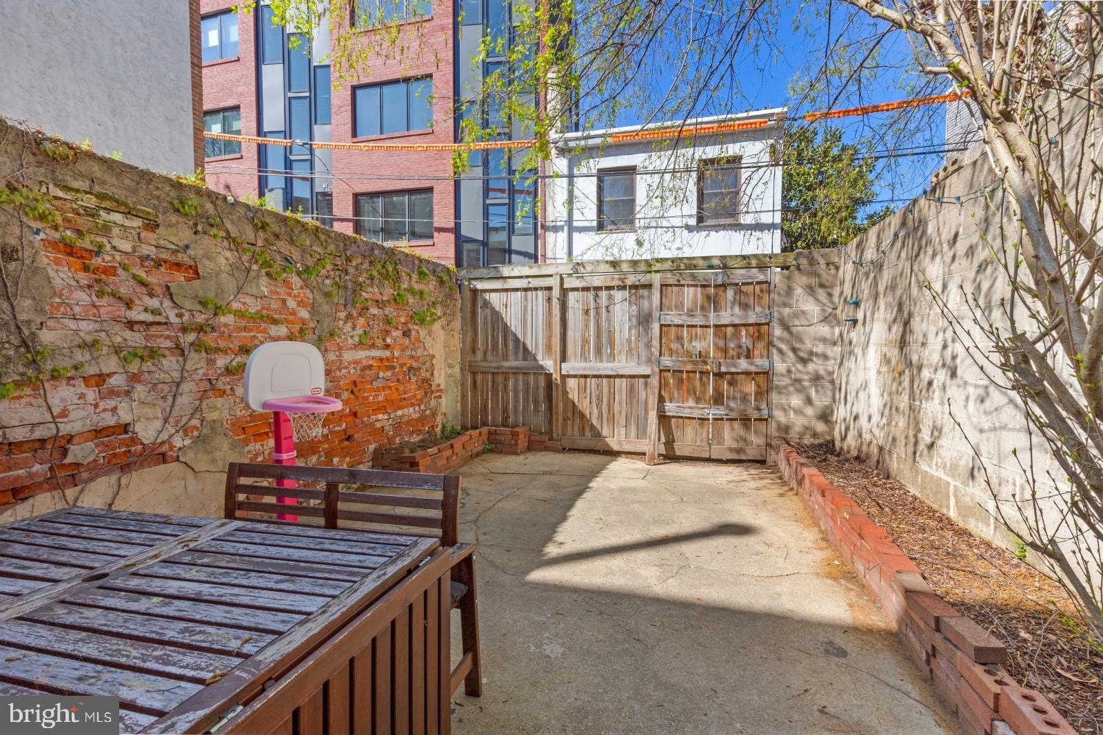 BELLA VISTA - Residential Lease