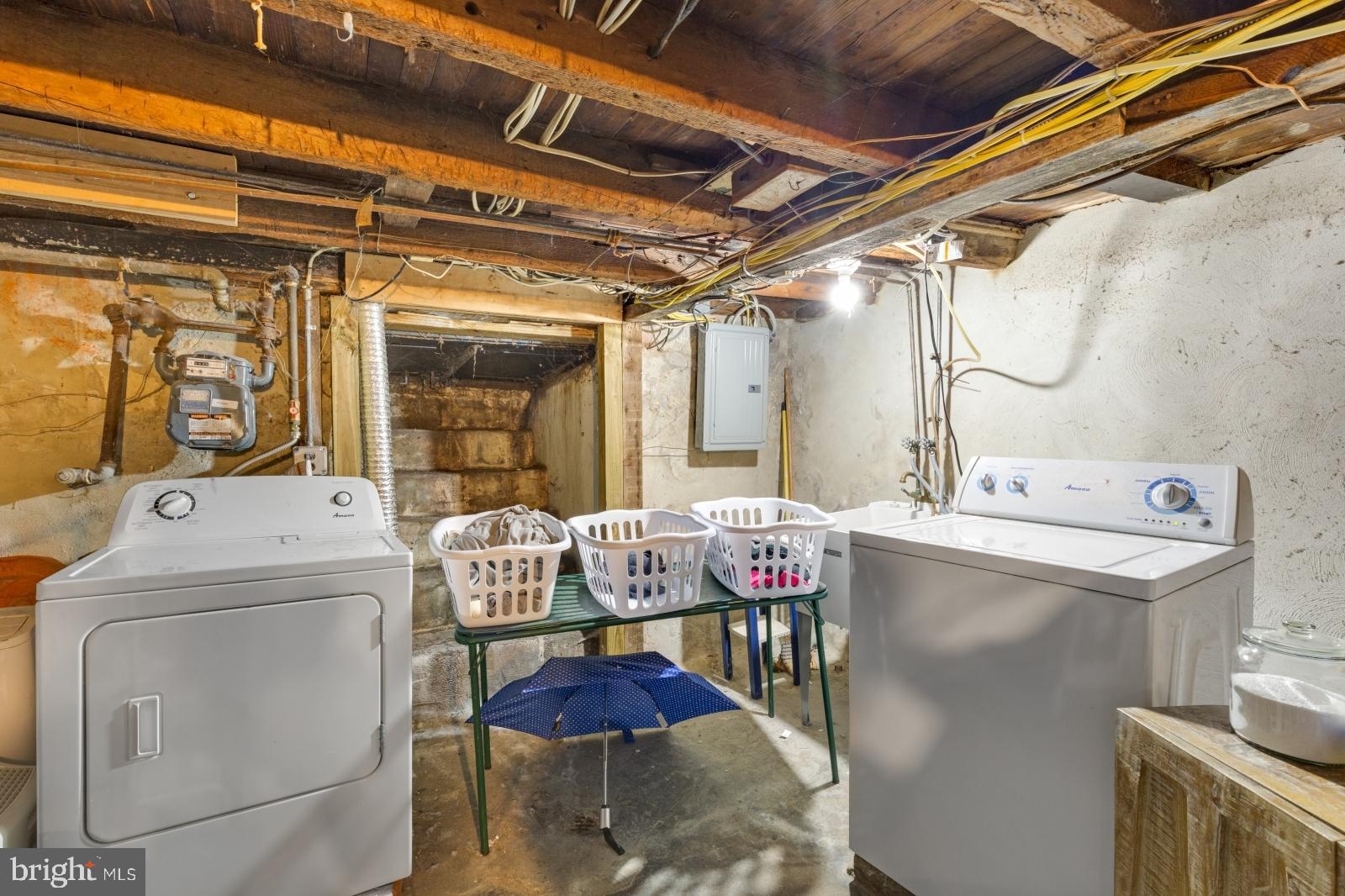 BELLA VISTA - Residential Lease