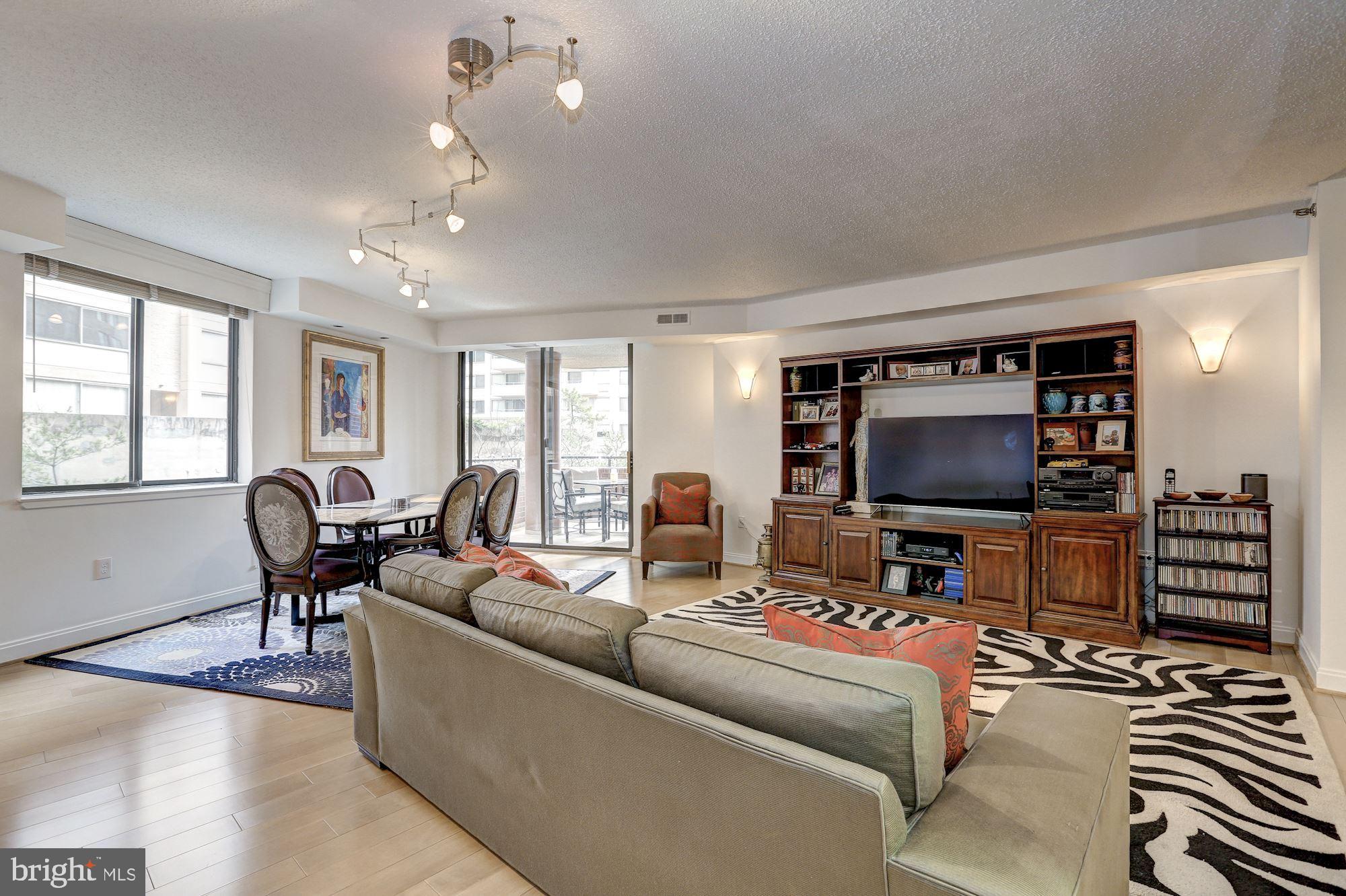 THE CARLETON OF CHEVY CHASE - Residential