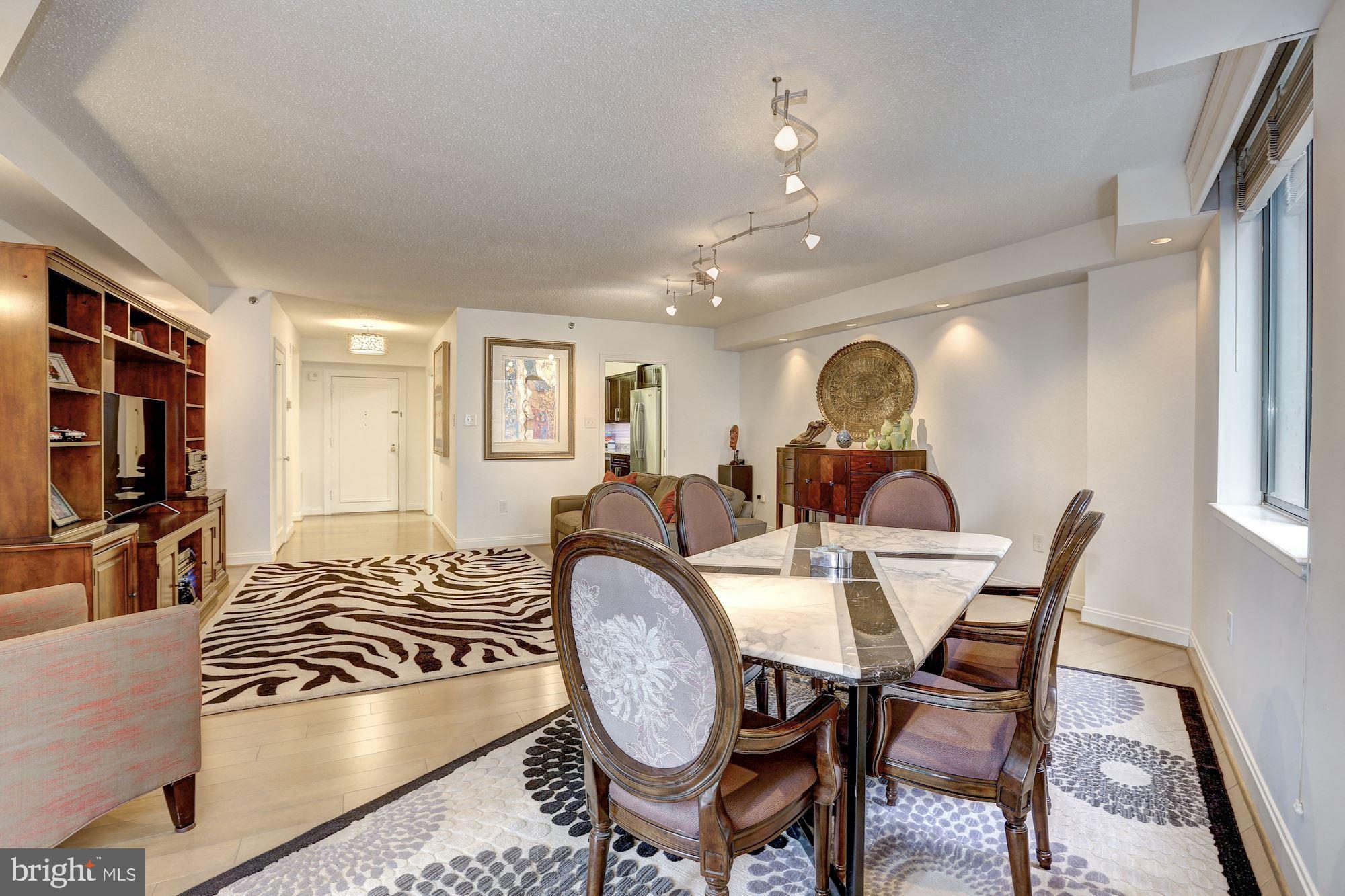 THE CARLETON OF CHEVY CHASE - Residential