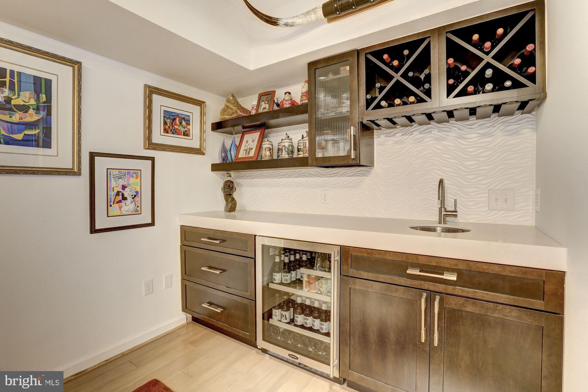 THE CARLETON OF CHEVY CHASE - Residential