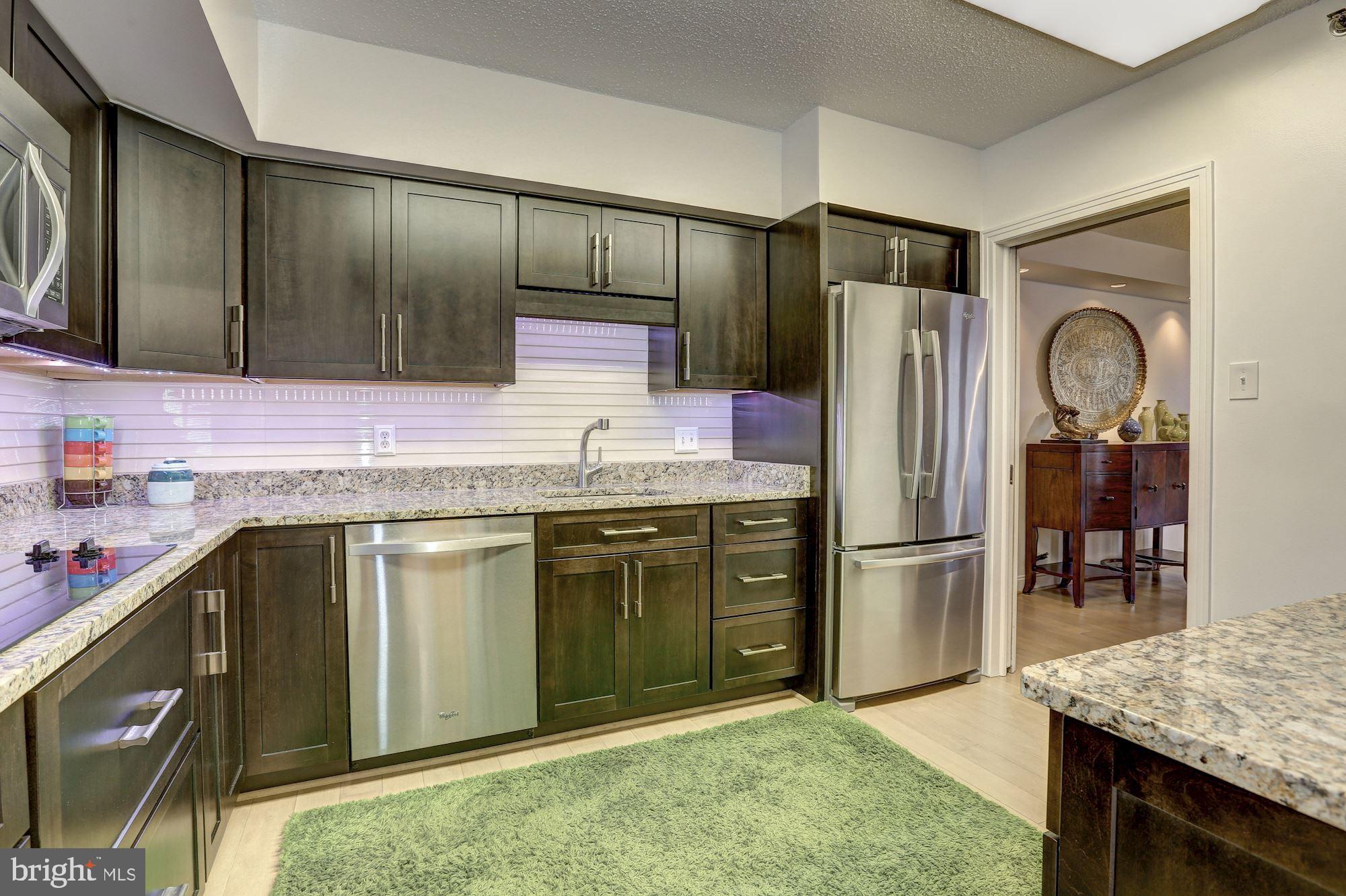 THE CARLETON OF CHEVY CHASE - Residential