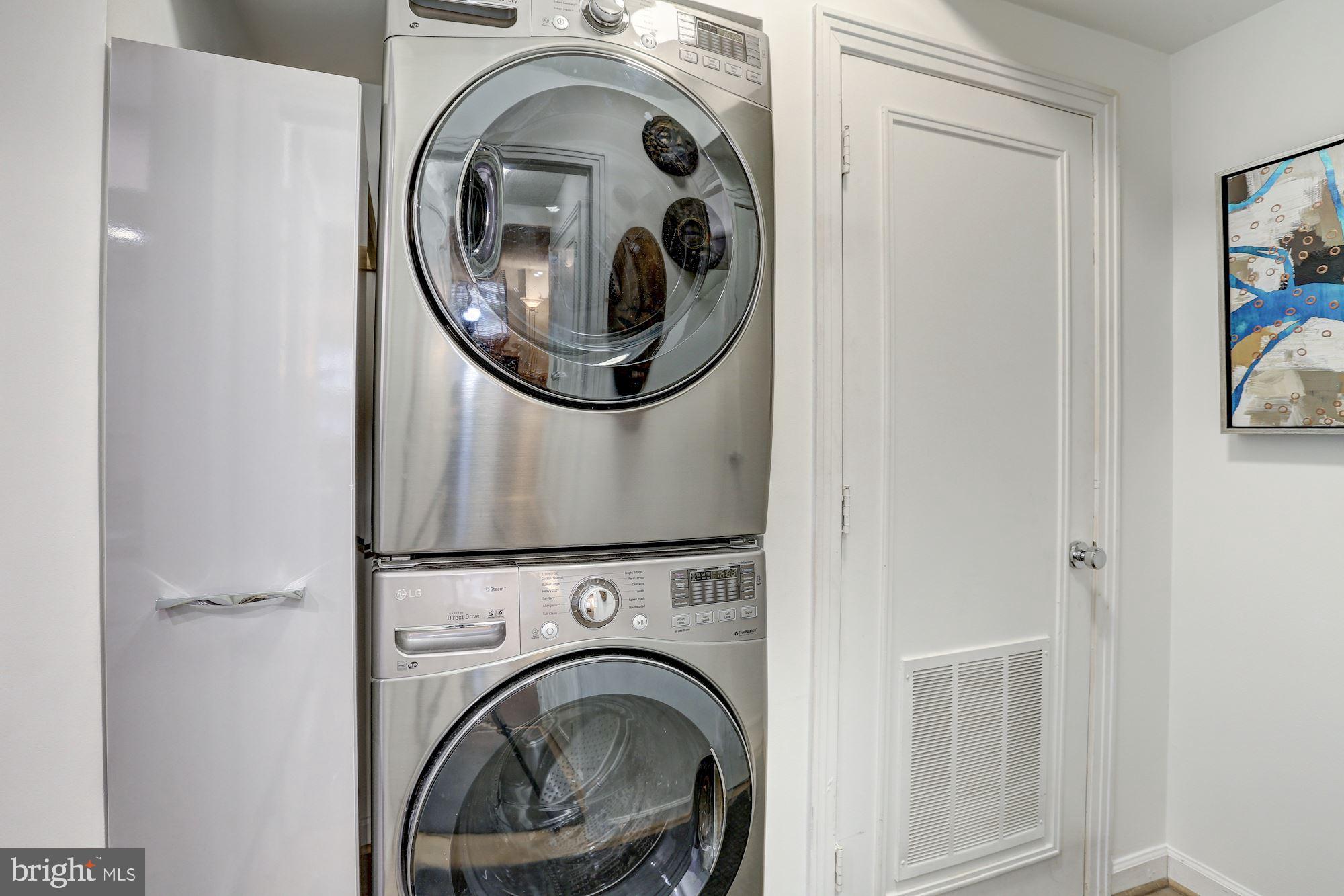 THE CARLETON OF CHEVY CHASE - Residential