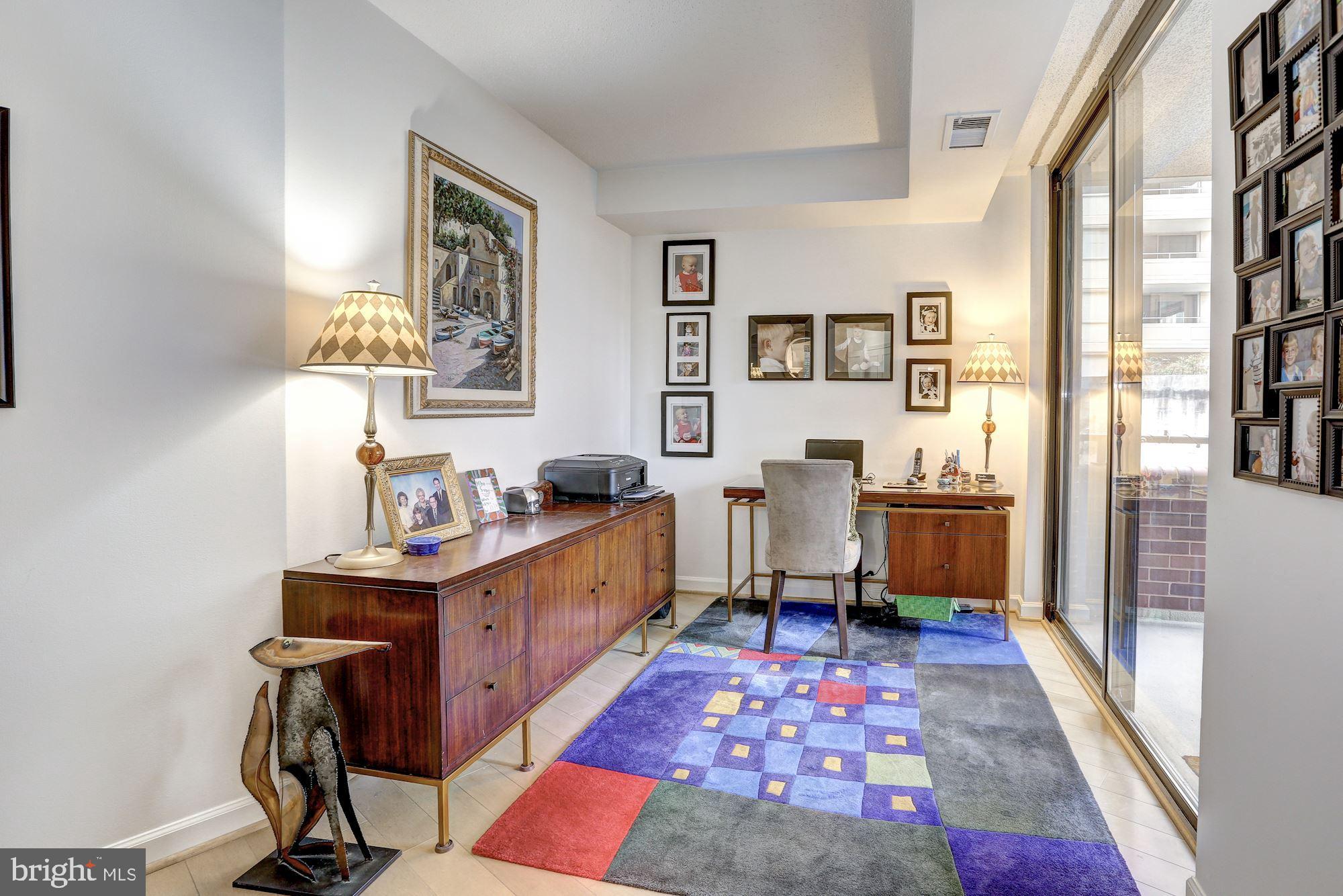 THE CARLETON OF CHEVY CHASE - Residential