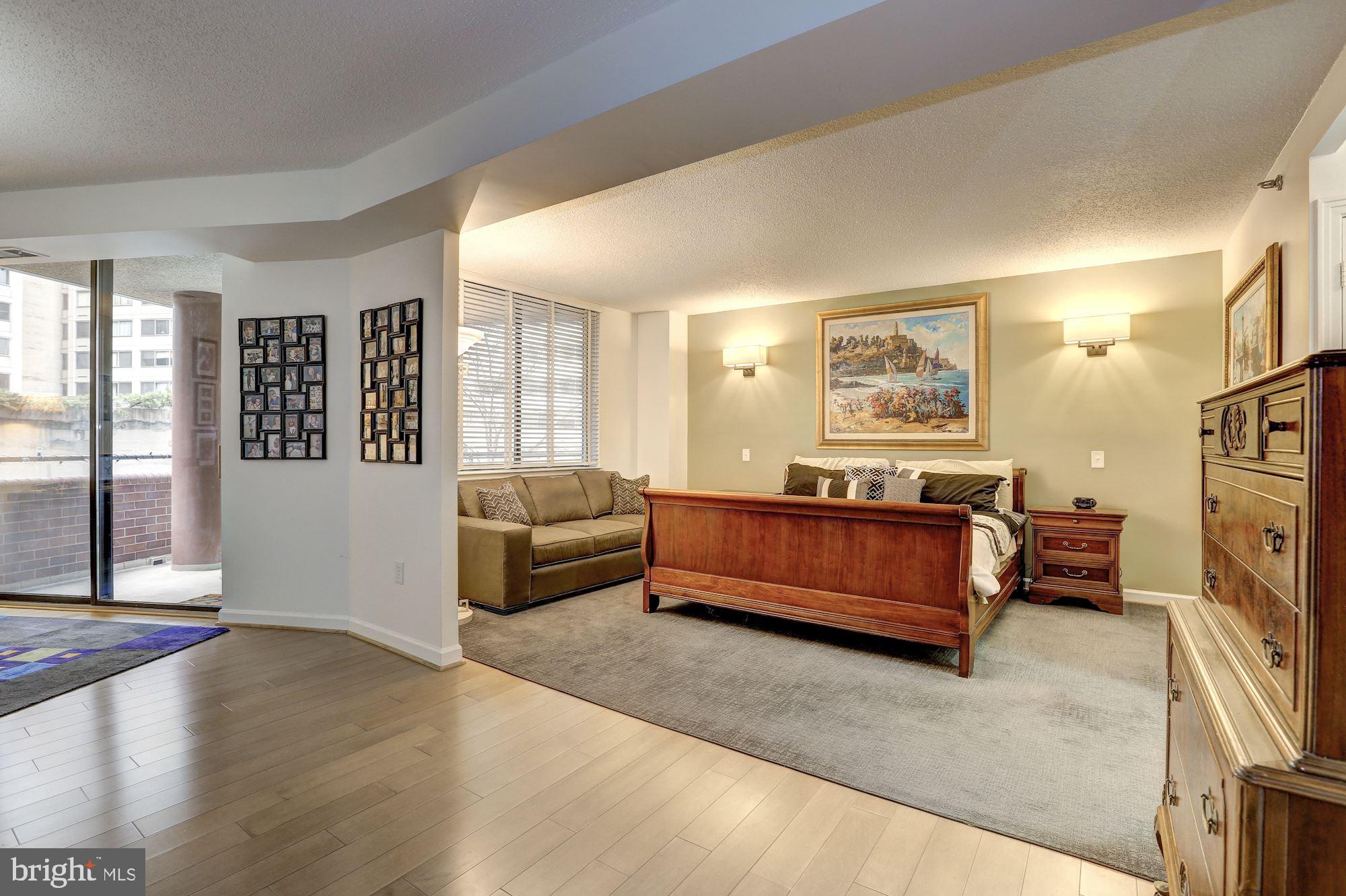 THE CARLETON OF CHEVY CHASE - Residential