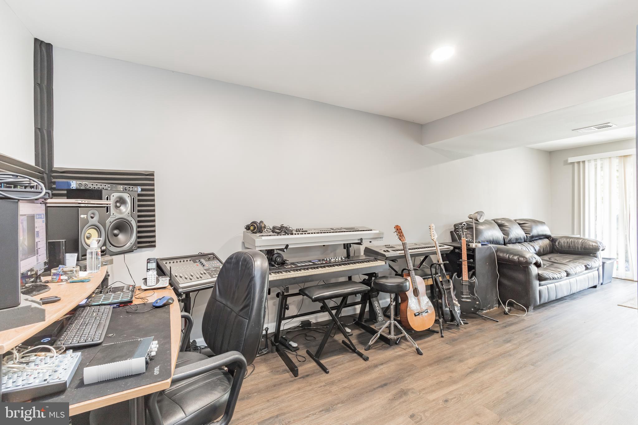 GOSHEN VILLAGE - Residential