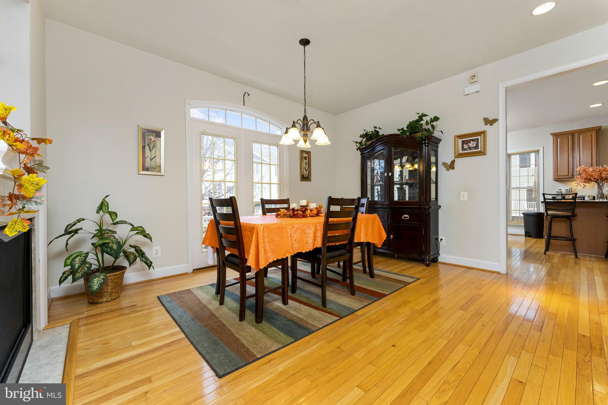 POTOMAC CLUB CONDOMINIUMS - Residential