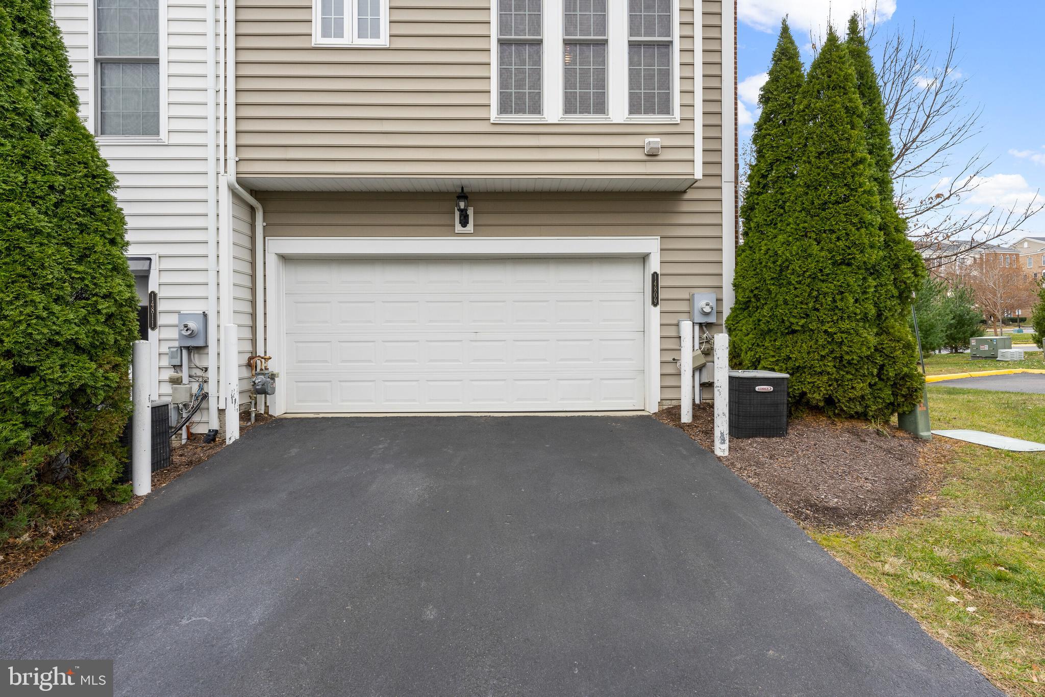 POTOMAC CLUB CONDOMINIUMS - Residential