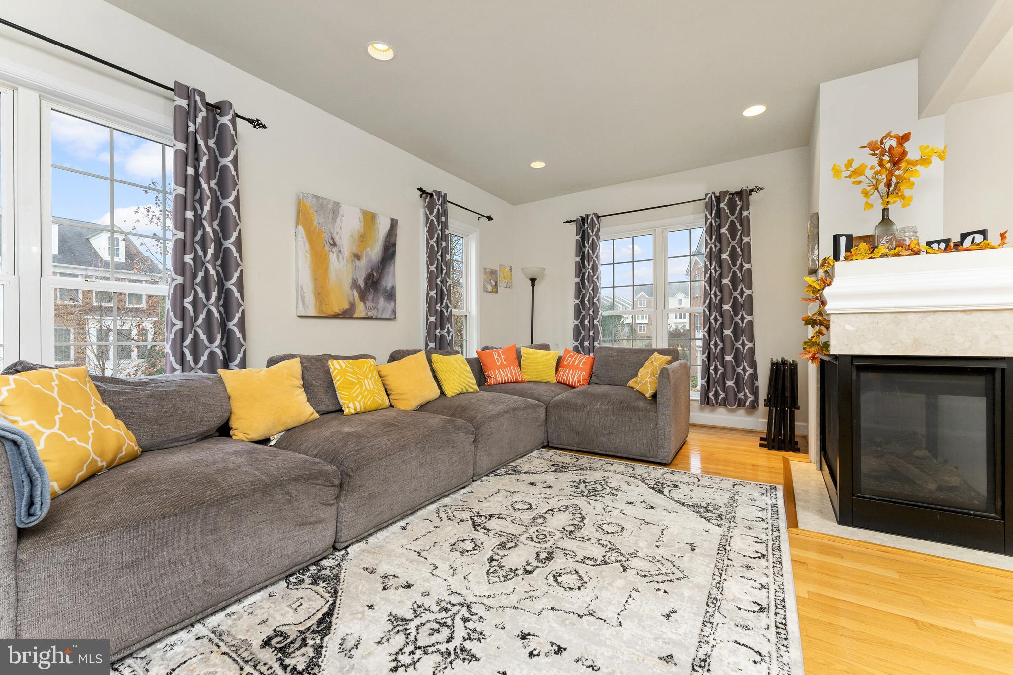 POTOMAC CLUB CONDOMINIUMS - Residential