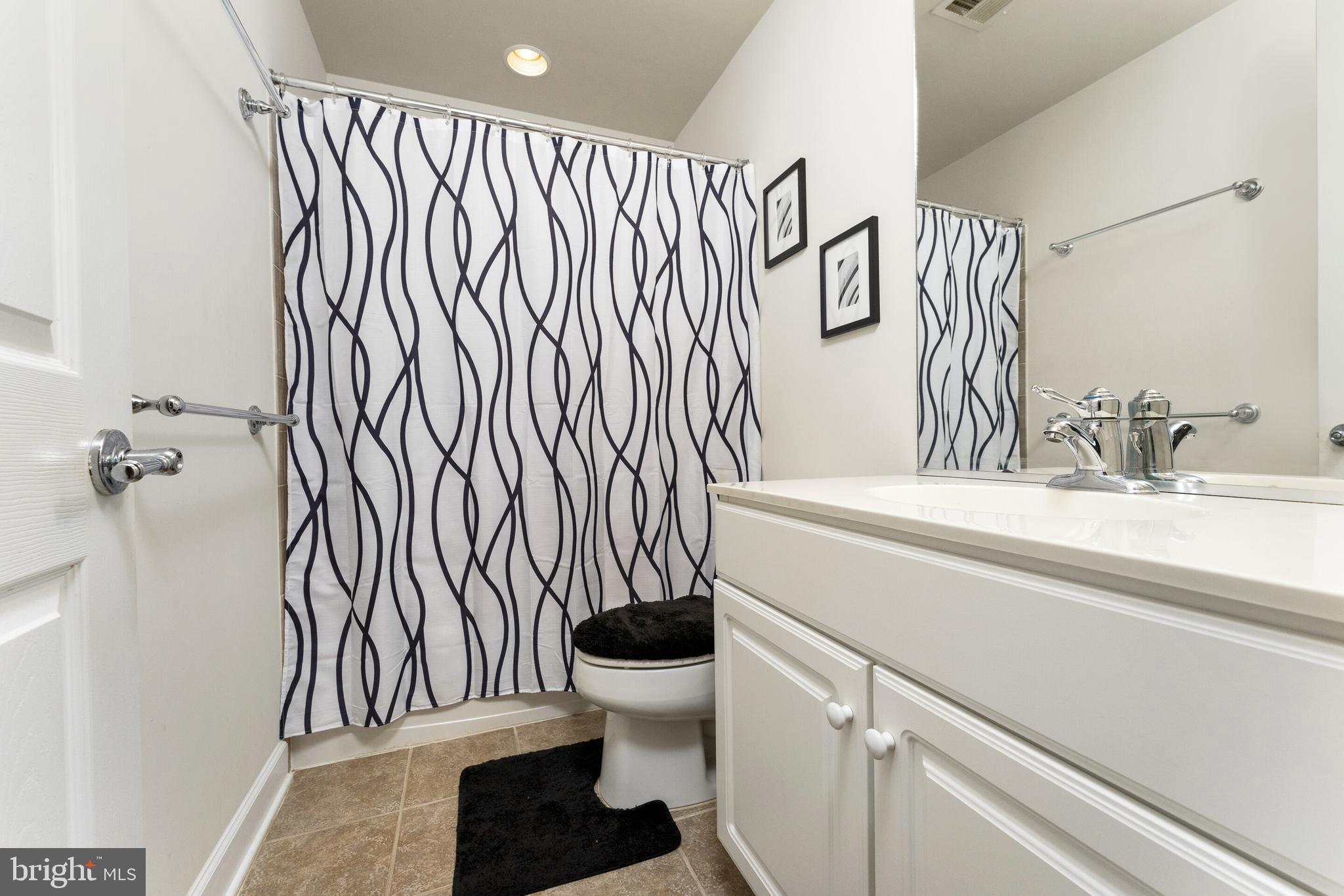 POTOMAC CLUB CONDOMINIUMS - Residential