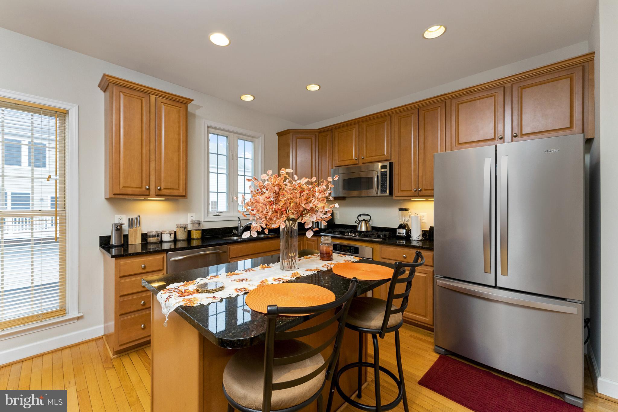 POTOMAC CLUB CONDOMINIUMS - Residential