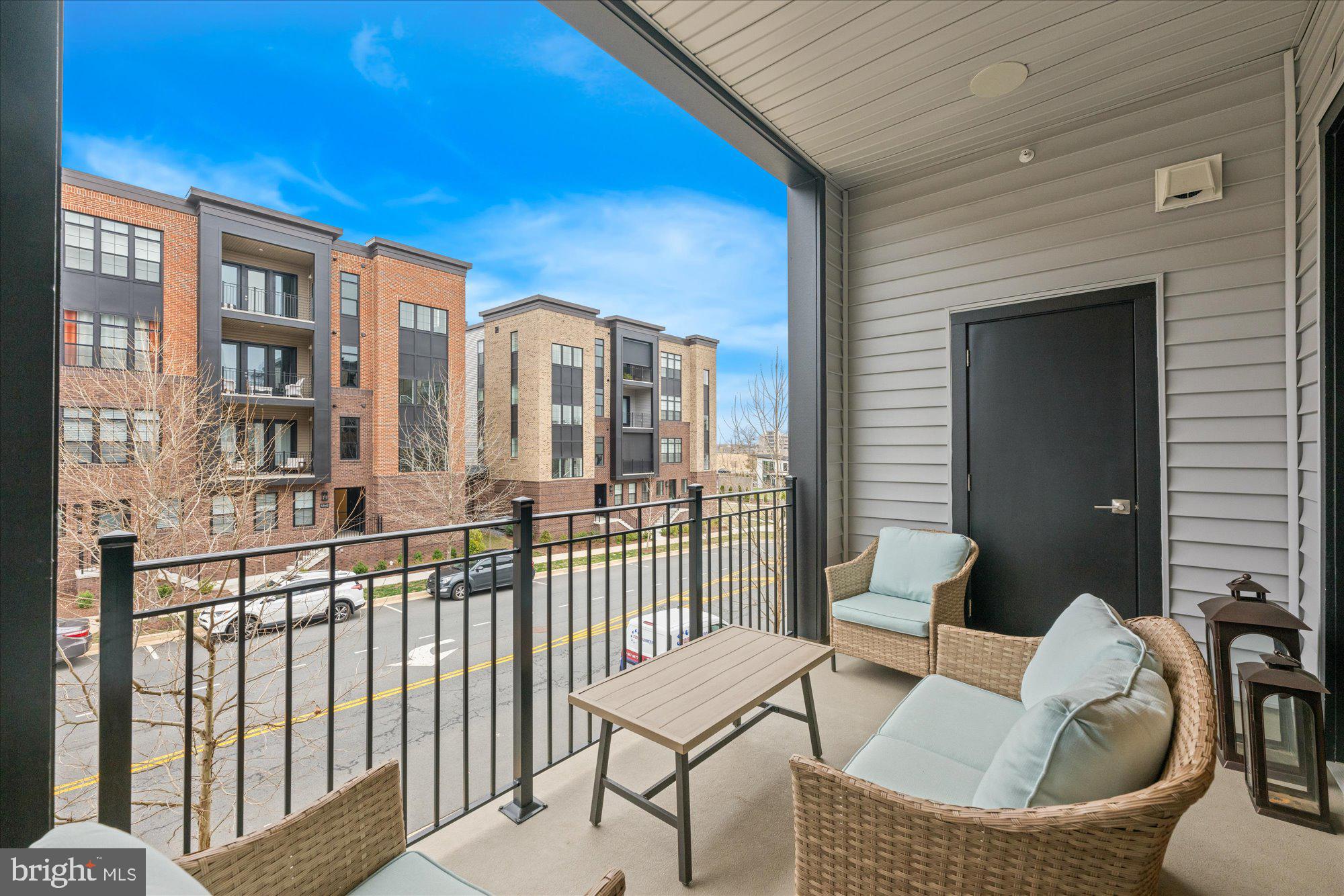 METRO WALK AT MOOREFIELD STATION - Residential