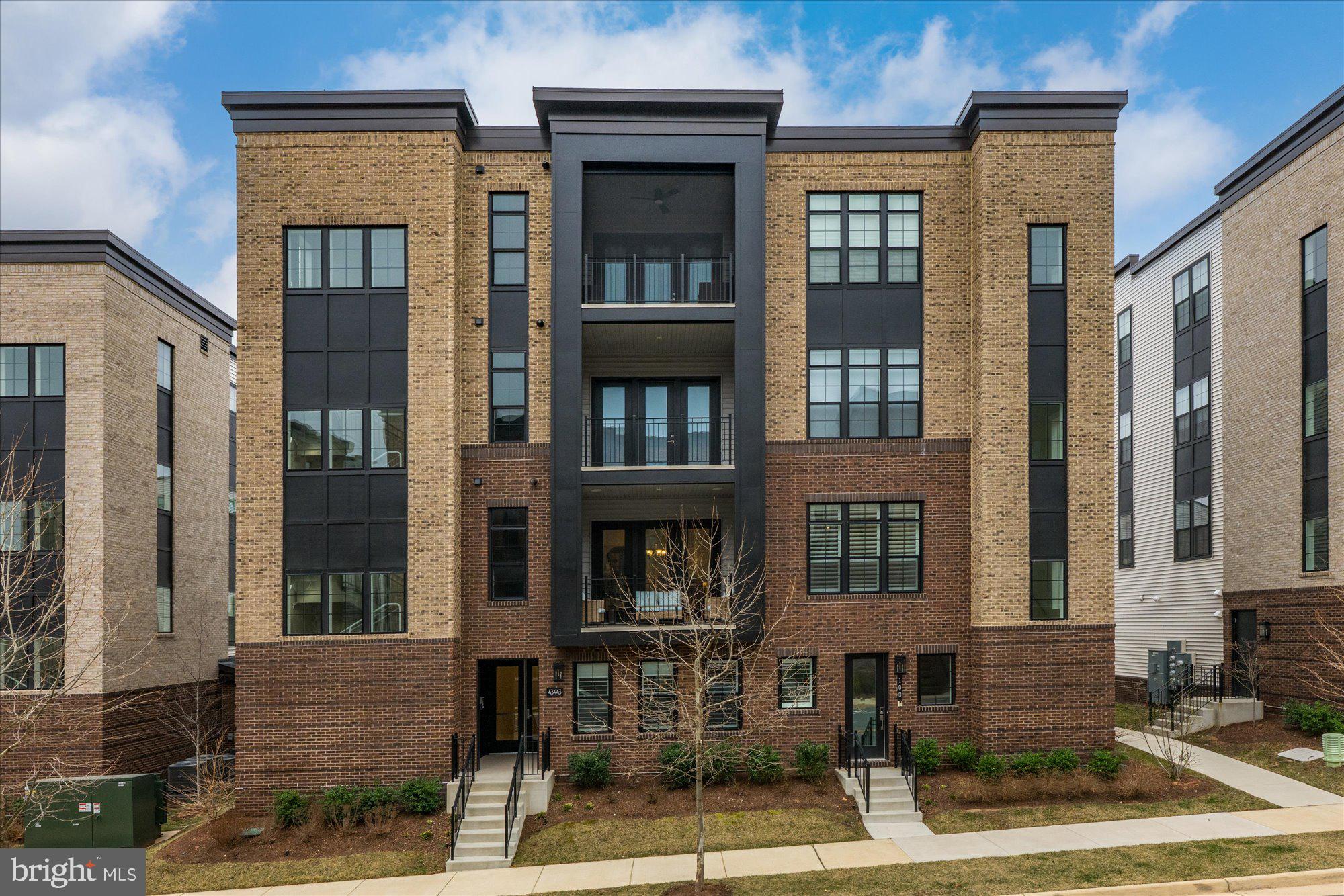 METRO WALK AT MOOREFIELD STATION - Residential
