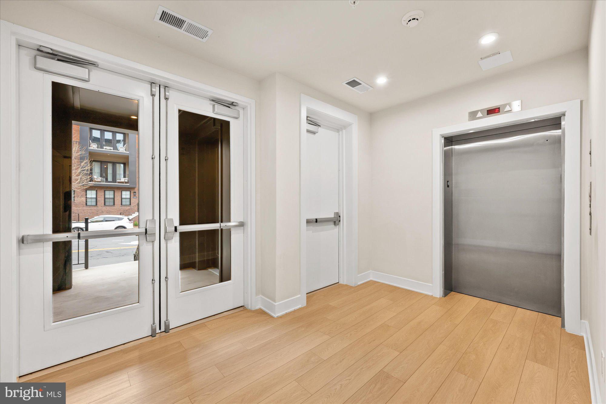 METRO WALK AT MOOREFIELD STATION - Residential