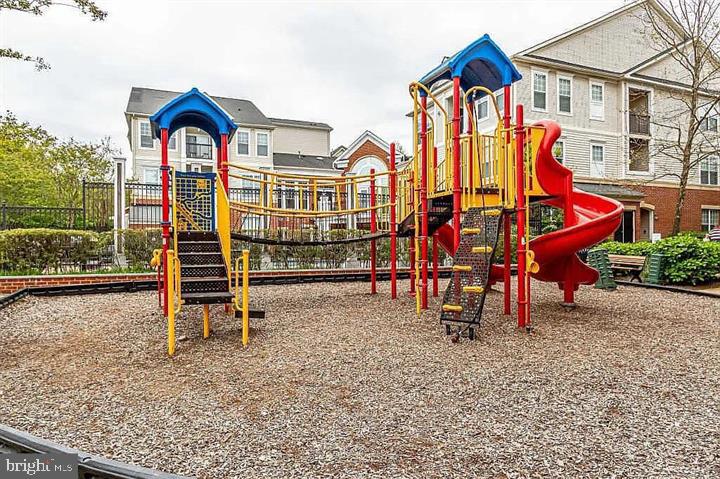 FAIRFAX RIDGE CONDOS - Residential