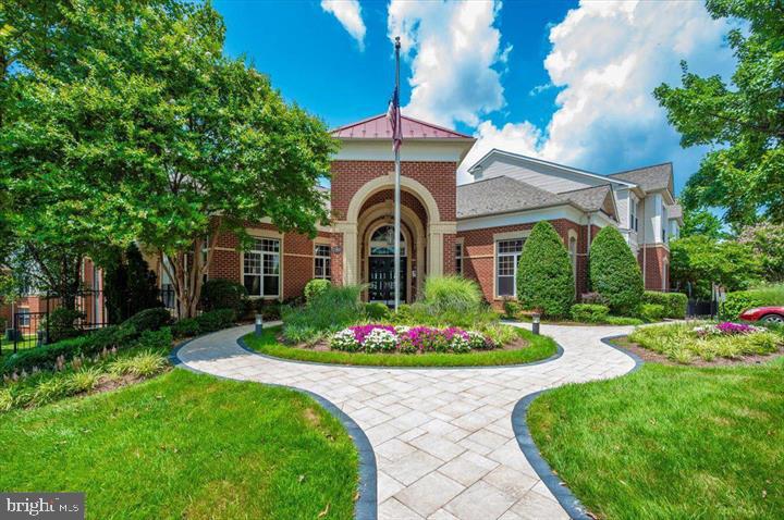 FAIRFAX RIDGE CONDOS - Residential