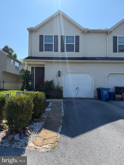 Townhouse For Rent - 403 Edgewood Avenue<br/> Berks County, TEMPLE, PA 19560