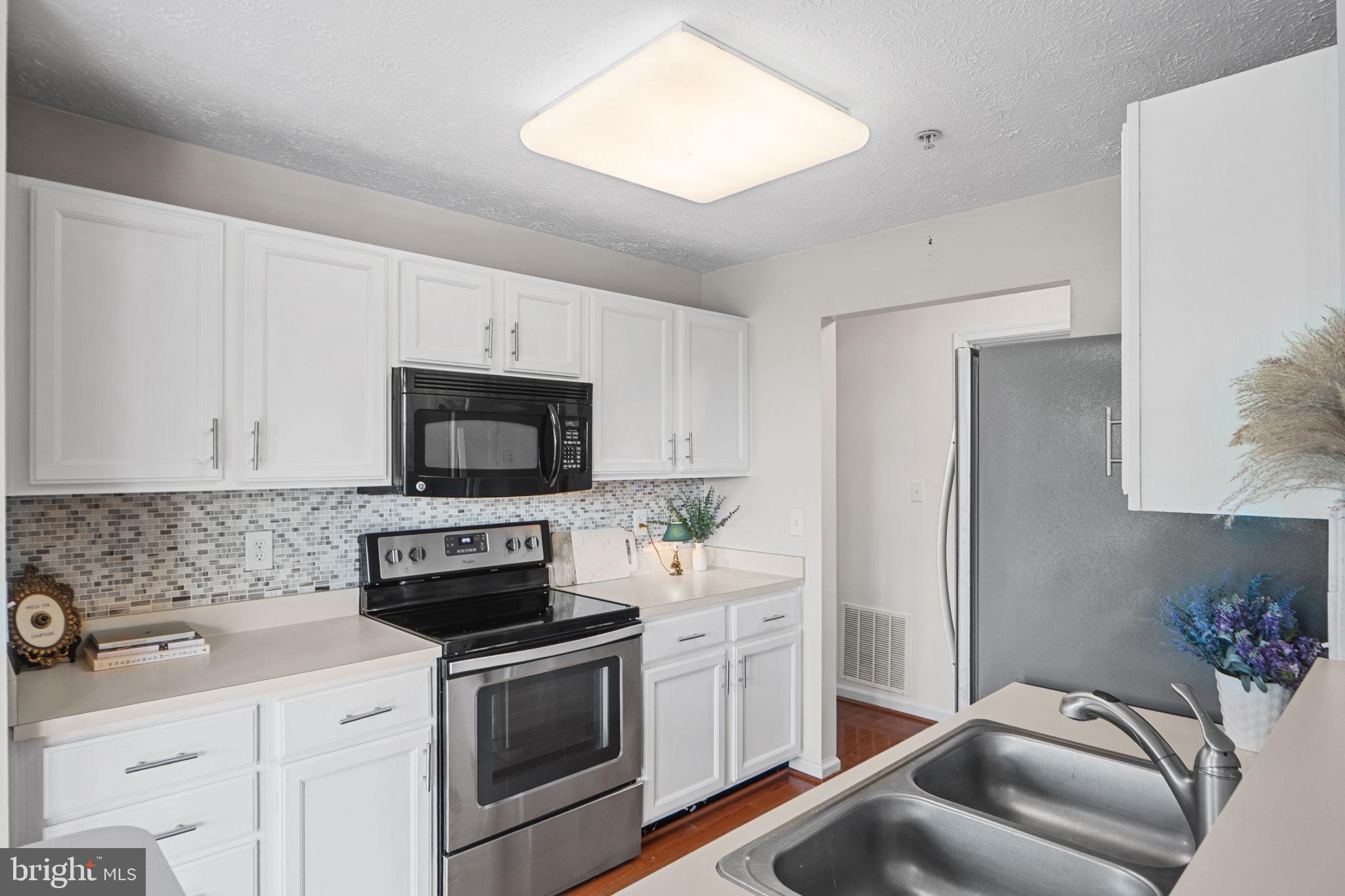 CHESTNUT GABLE - Residential Lease