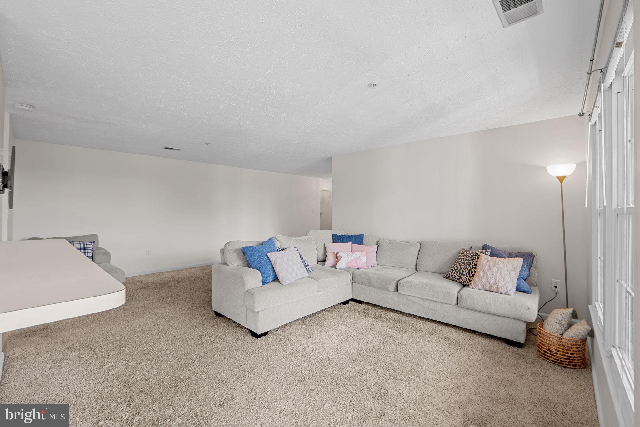 CHESTNUT GABLE - Residential Lease