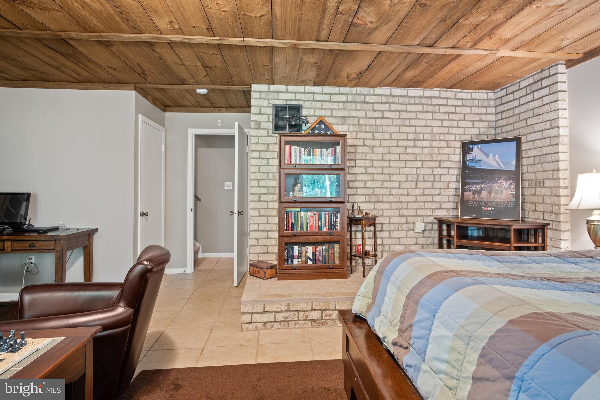 RESTON - Residential Lease