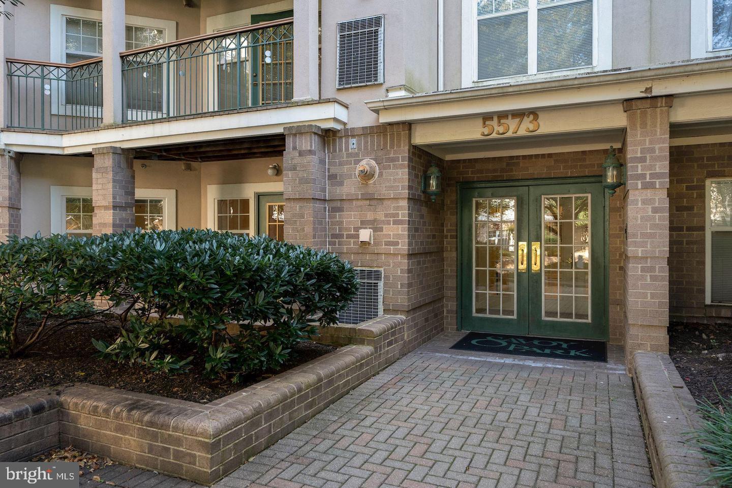 SAVOY PARK CONDOMINIUMS - Residential