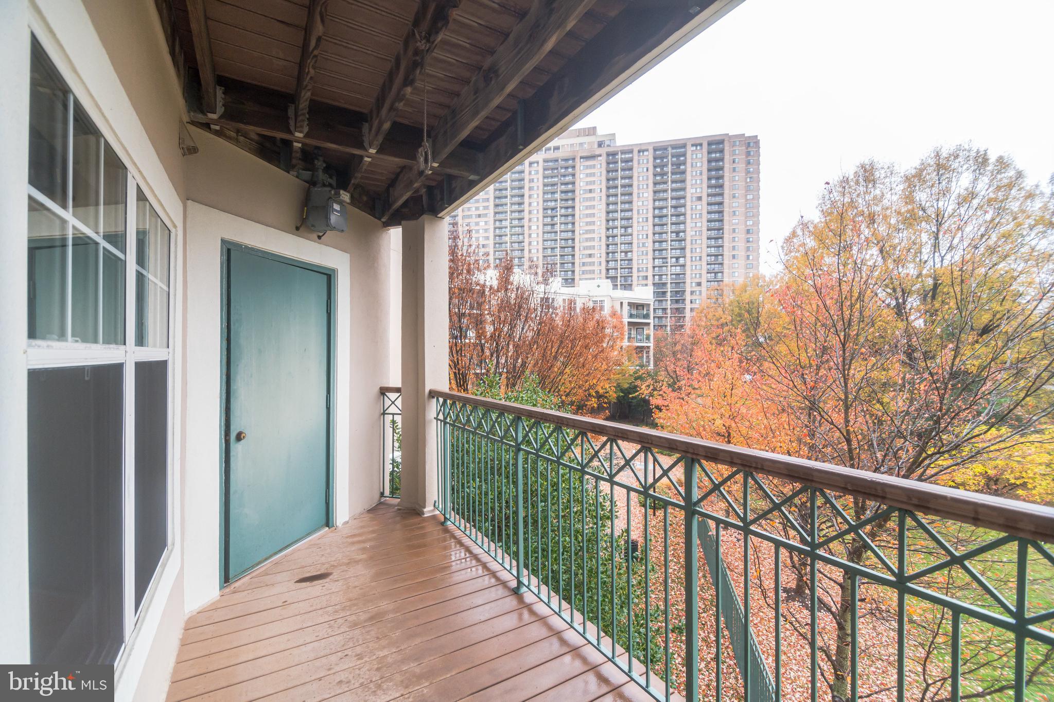 SAVOY PARK CONDOMINIUMS - Residential