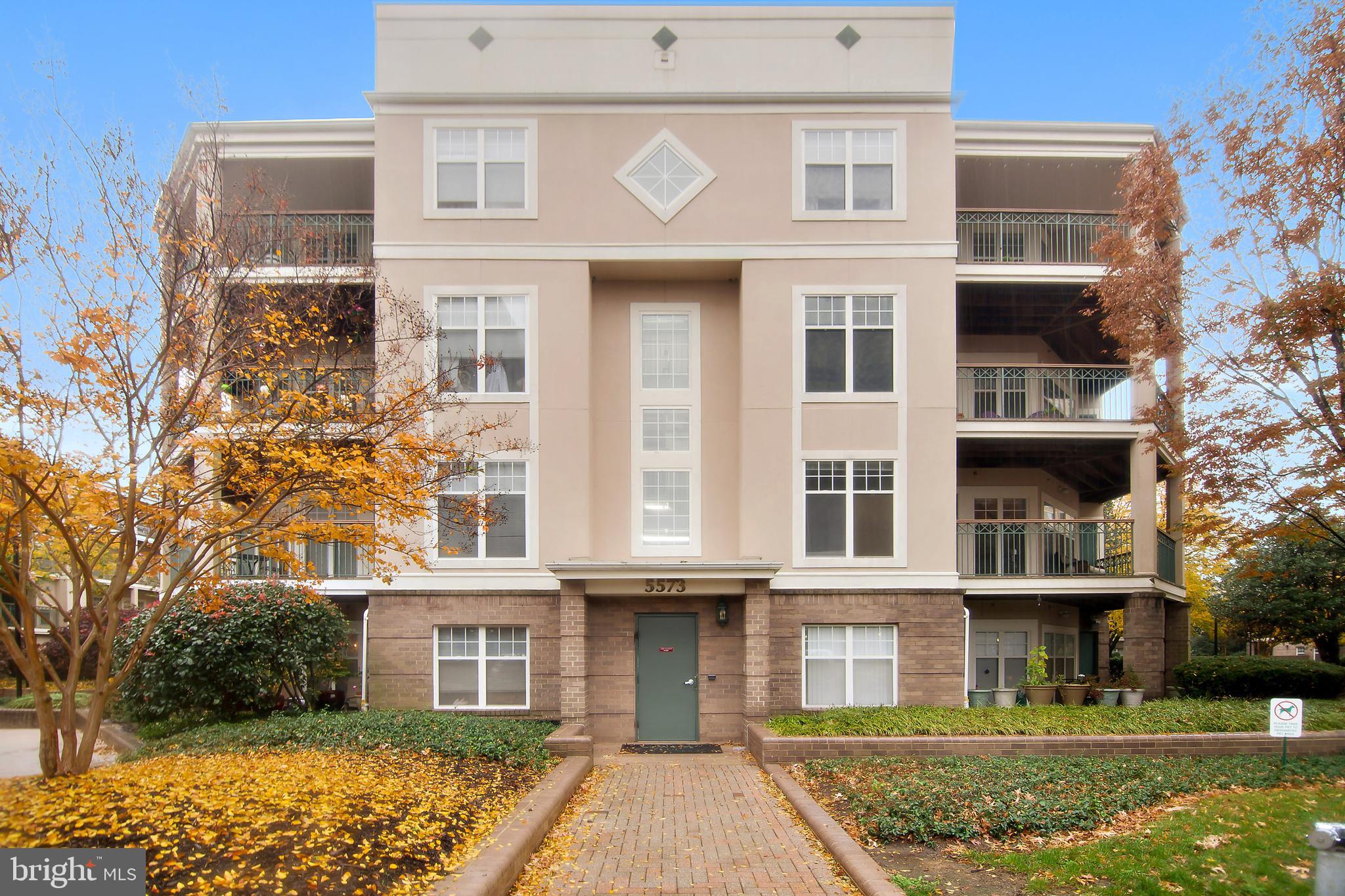 SAVOY PARK CONDOMINIUMS - Residential