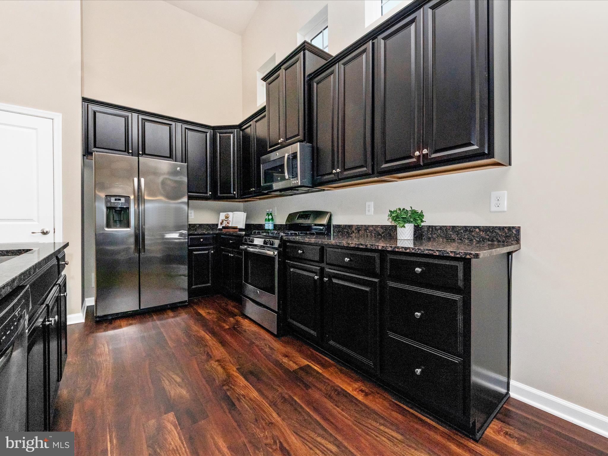 CENTRAL PARKE COLONIAL CHARLES - Residential