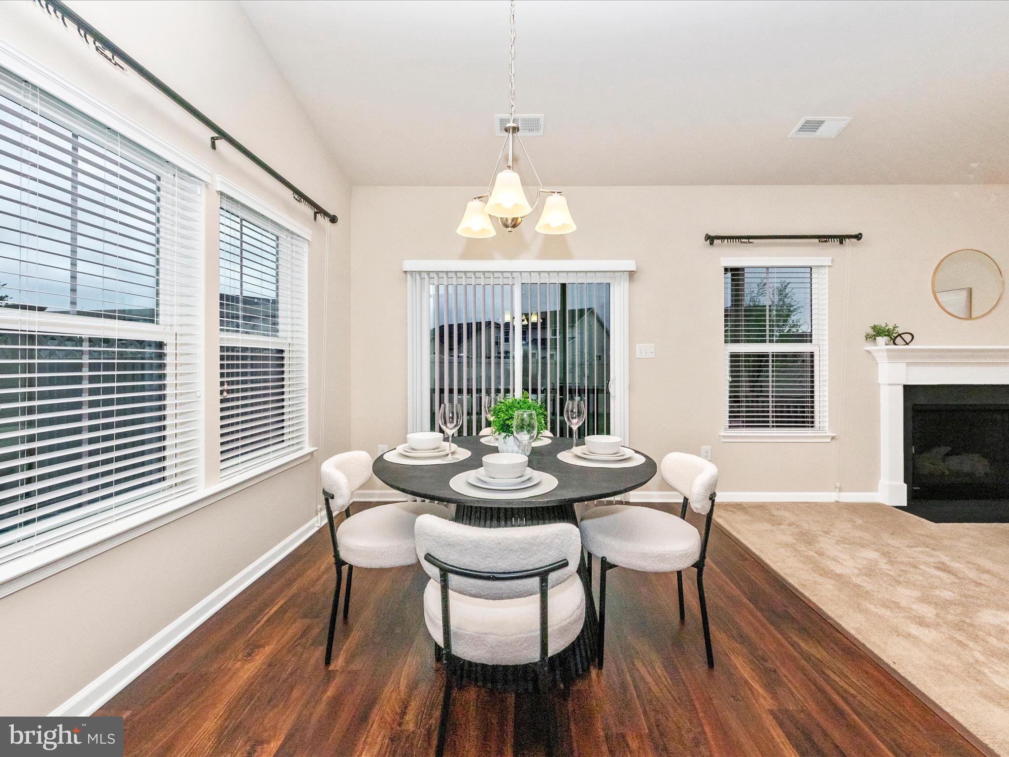 CENTRAL PARKE COLONIAL CHARLES - Residential