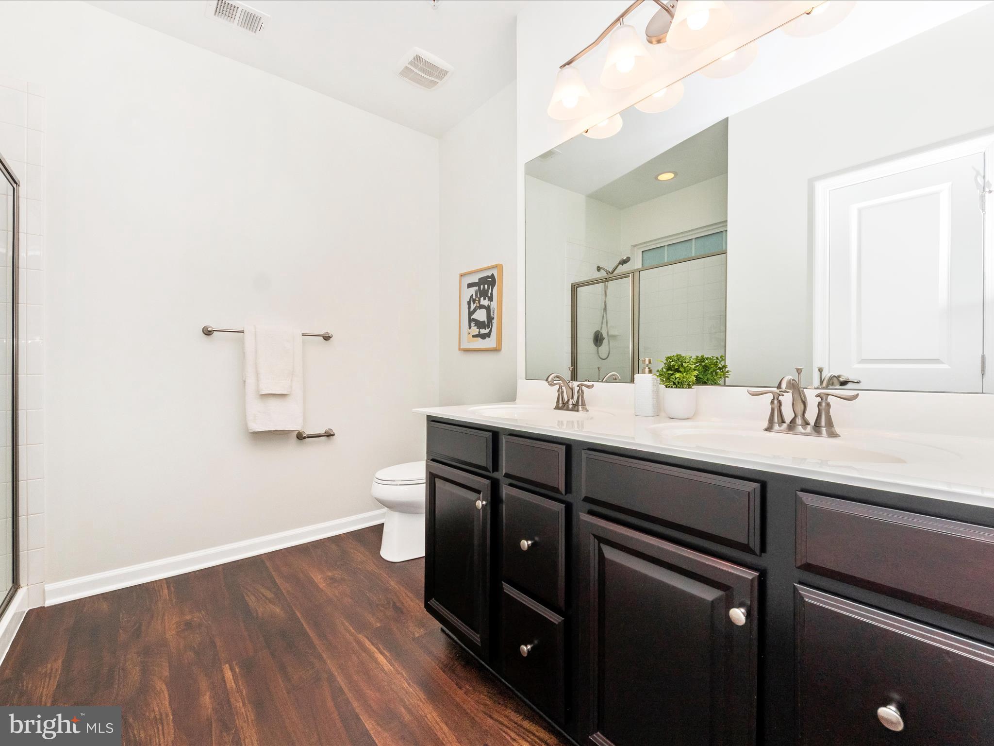 CENTRAL PARKE COLONIAL CHARLES - Residential