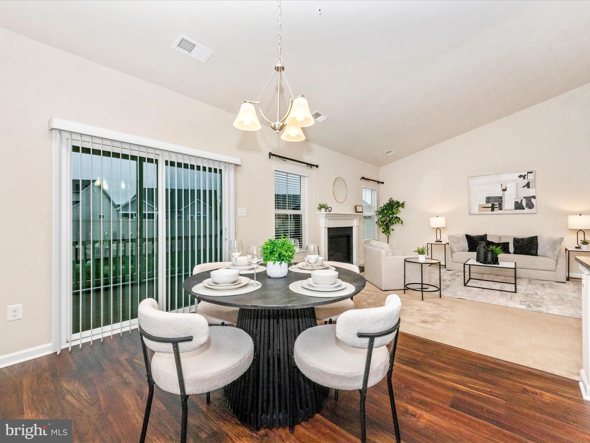 CENTRAL PARKE COLONIAL CHARLES - Residential