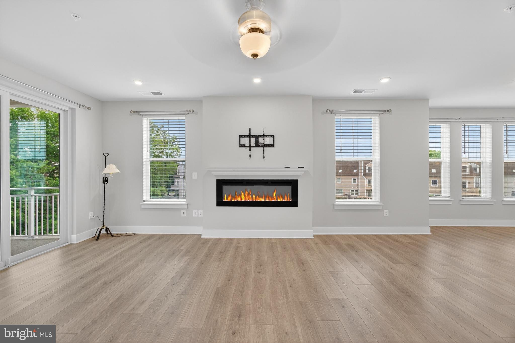 FOUR SEASONS AT KENT ISLAND - Residential
