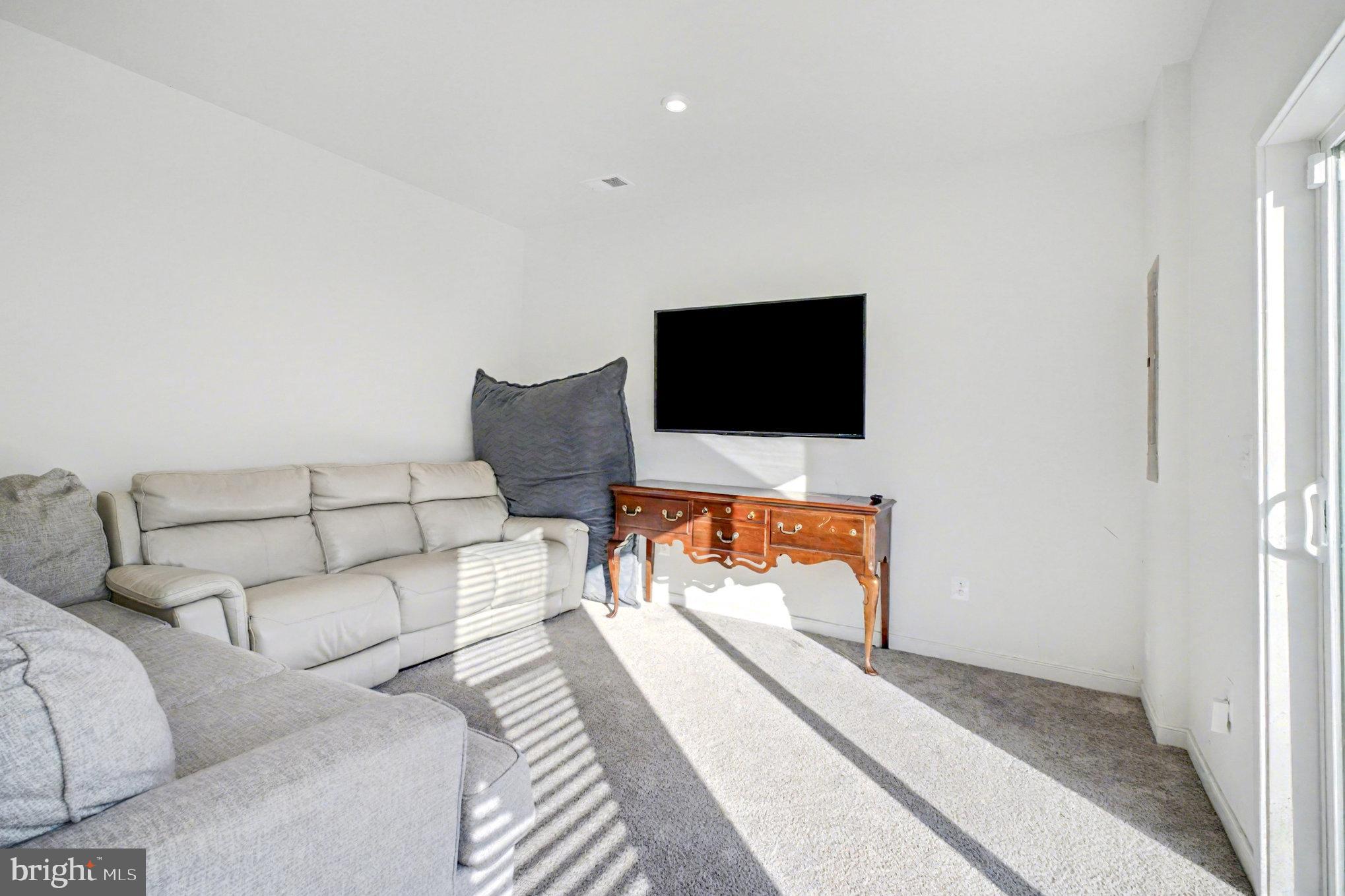 CHERRYVIEW LANDING - Residential Lease