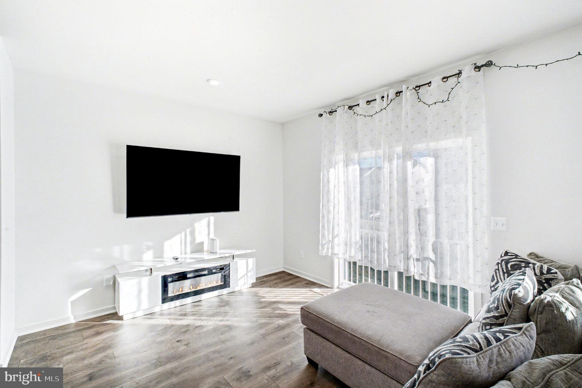 CHERRYVIEW LANDING - Residential Lease