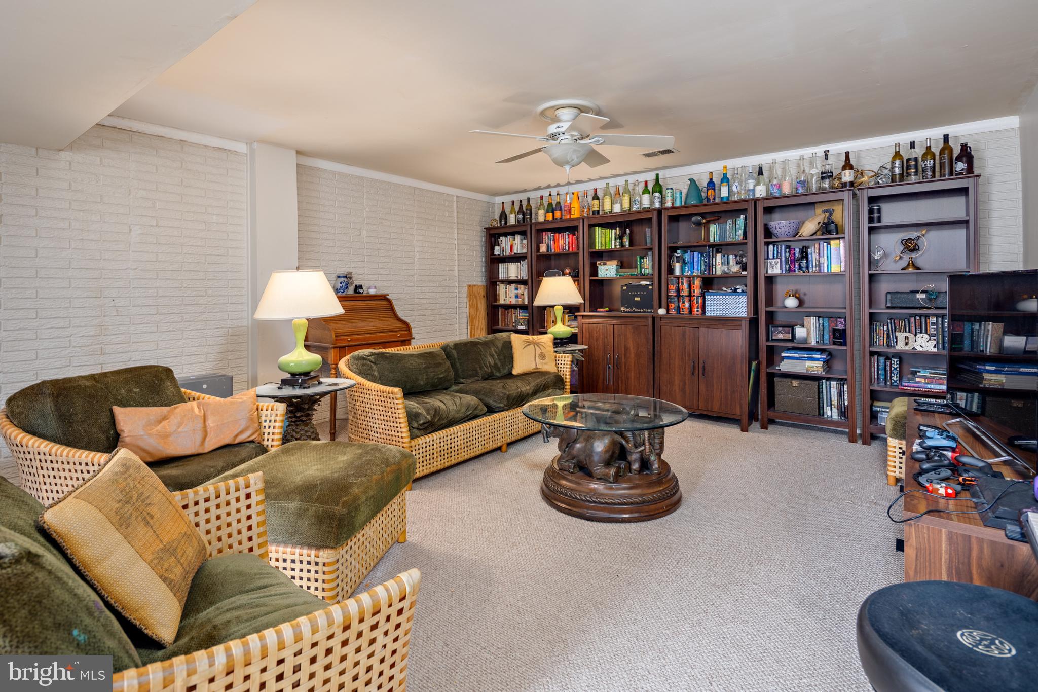 MONTEVIDEO COURT - Residential