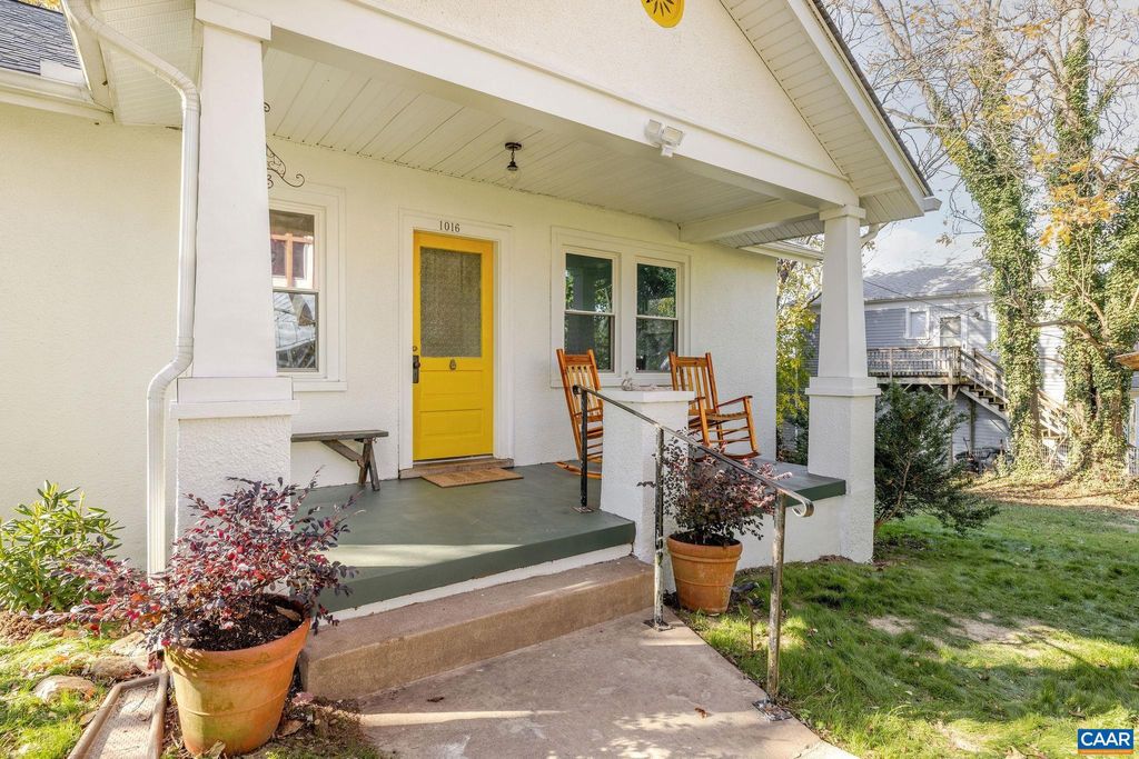 Photo of 1016 Elliott Ave, CHARLOTTESVILLE, VA 22902 (MLS # 674781)