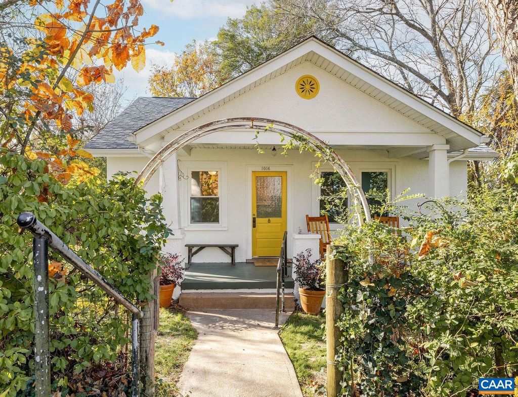 Photo of 1016 Elliott Ave, CHARLOTTESVILLE, VA 22902 (MLS # 674781)