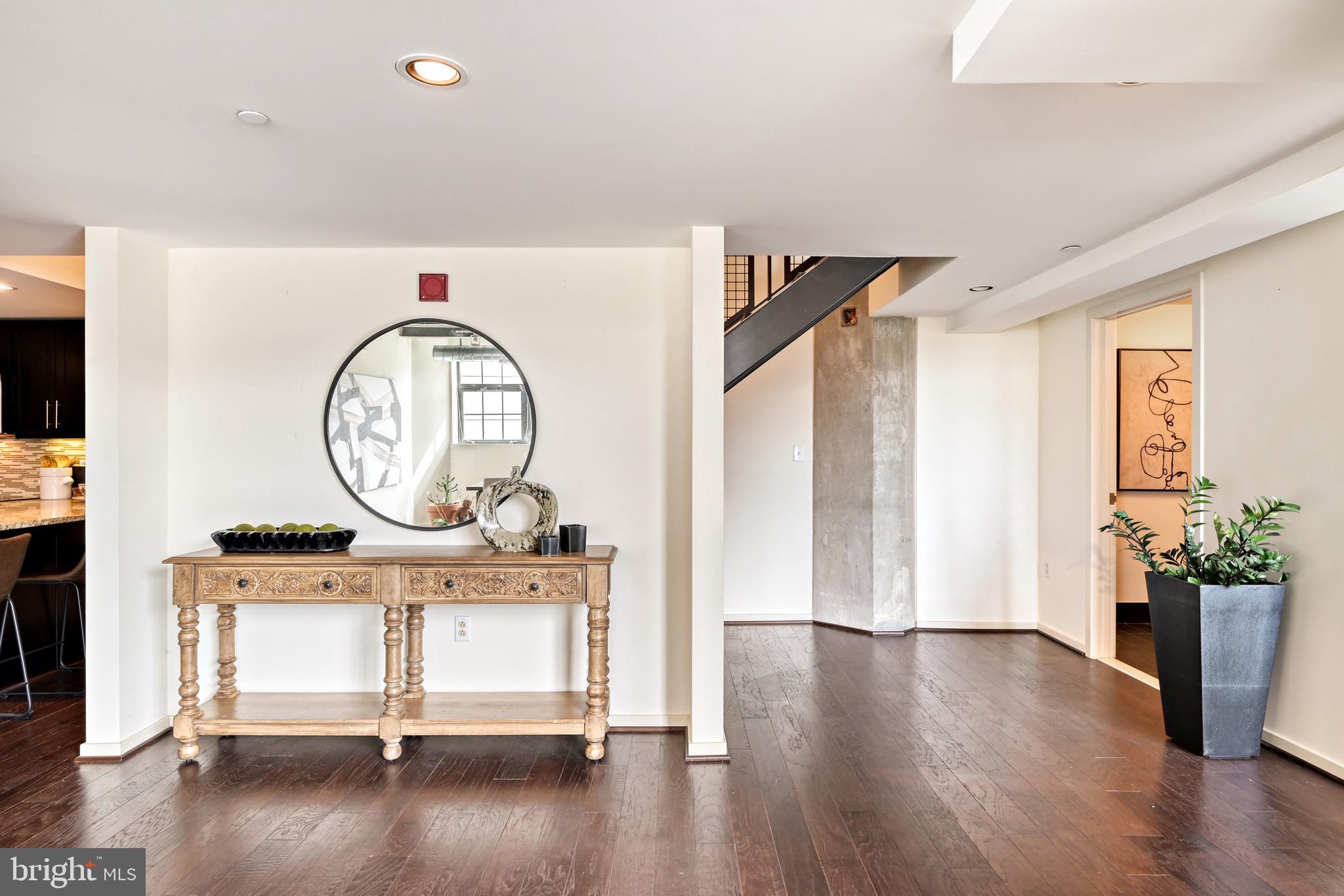 LOCUST POINT - Residential