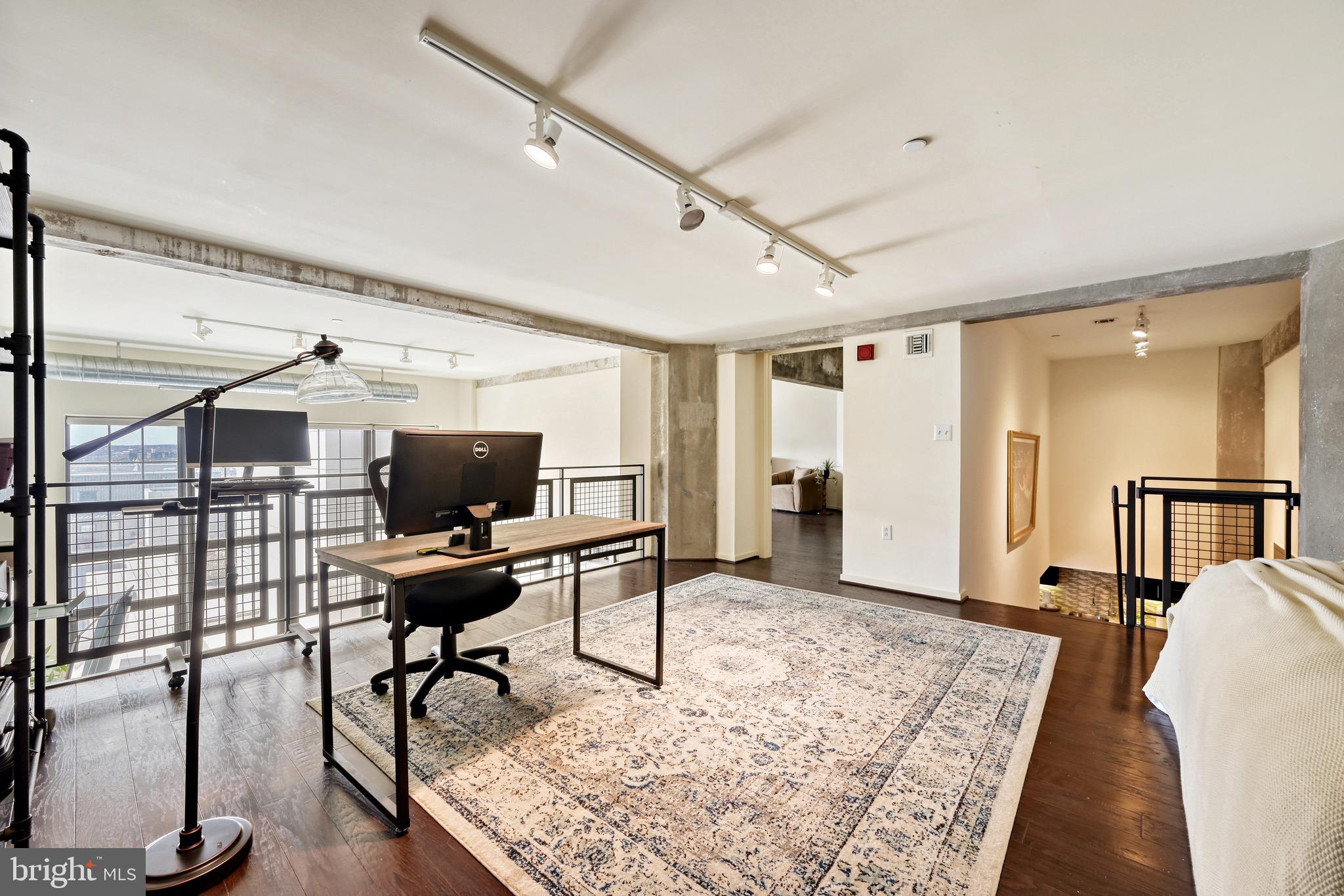 LOCUST POINT - Residential