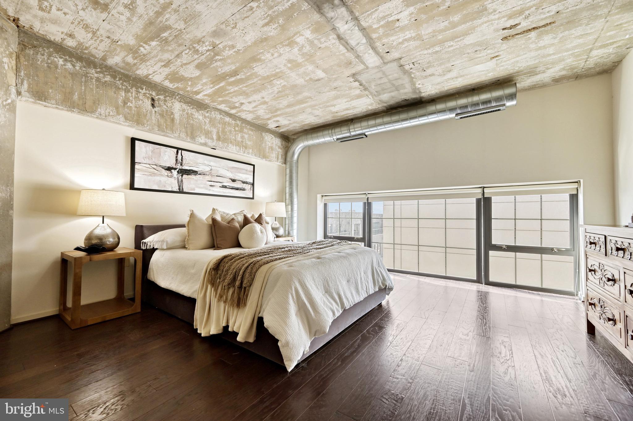 LOCUST POINT - Residential