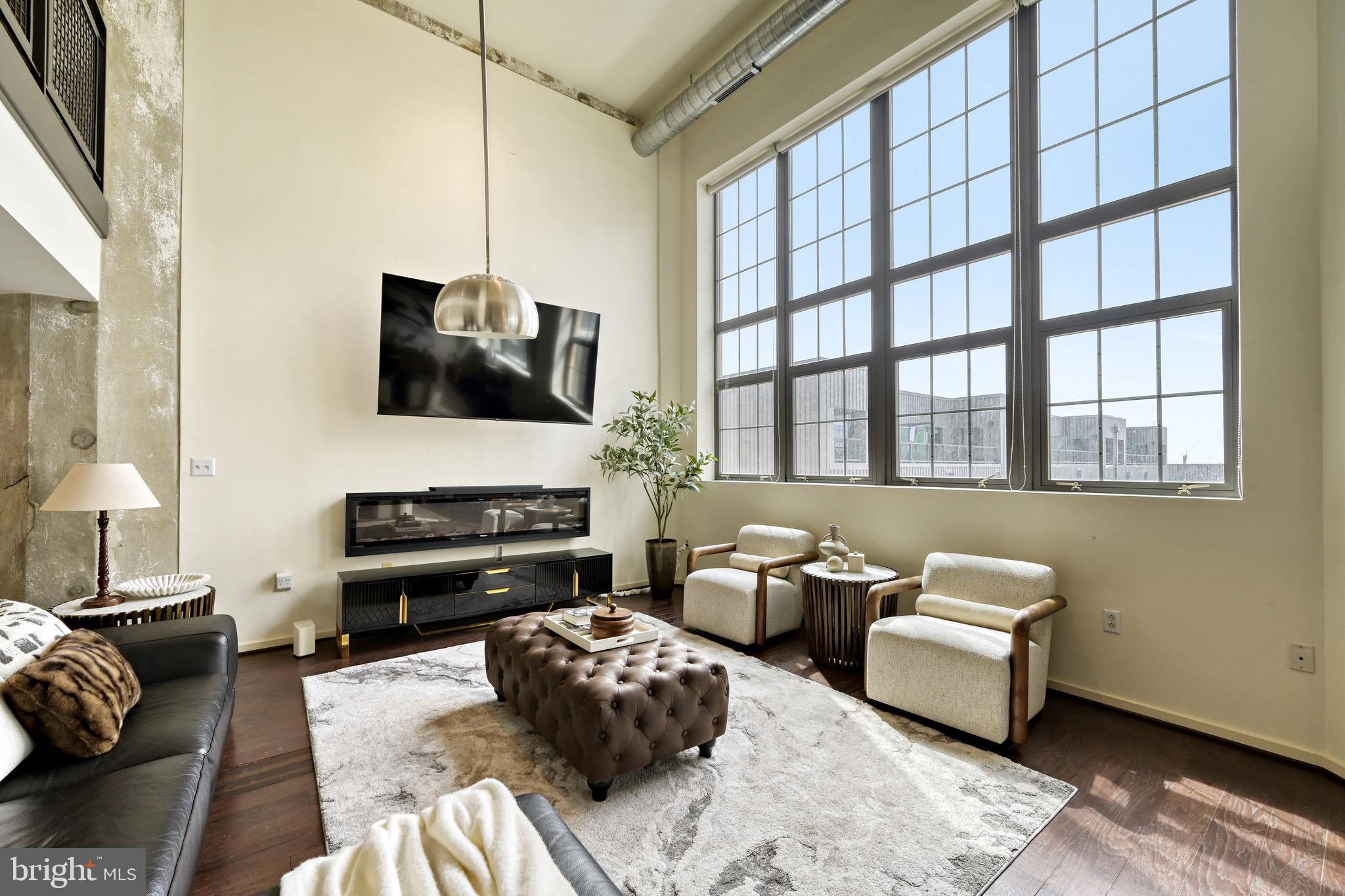 LOCUST POINT - Residential