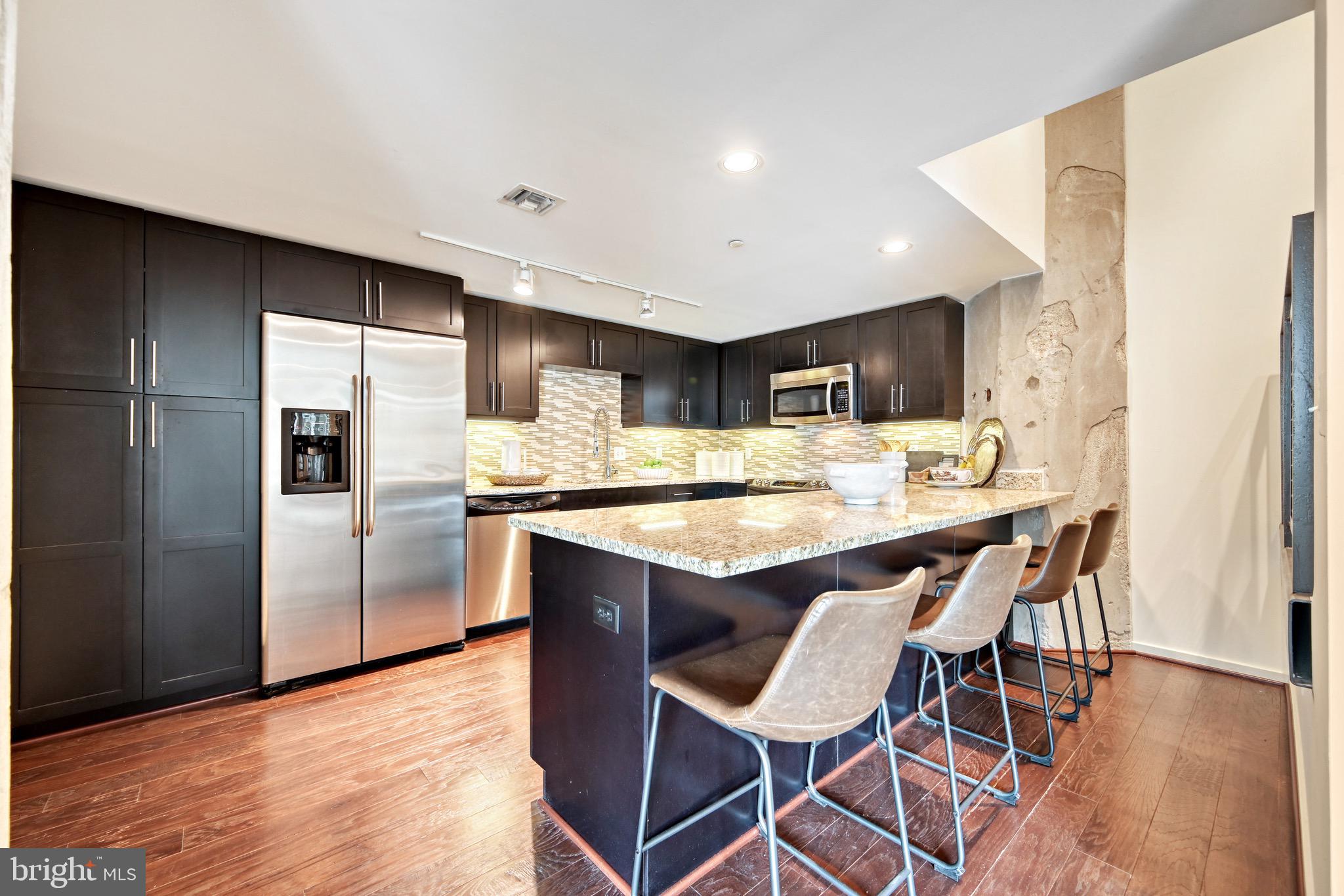 LOCUST POINT - Residential