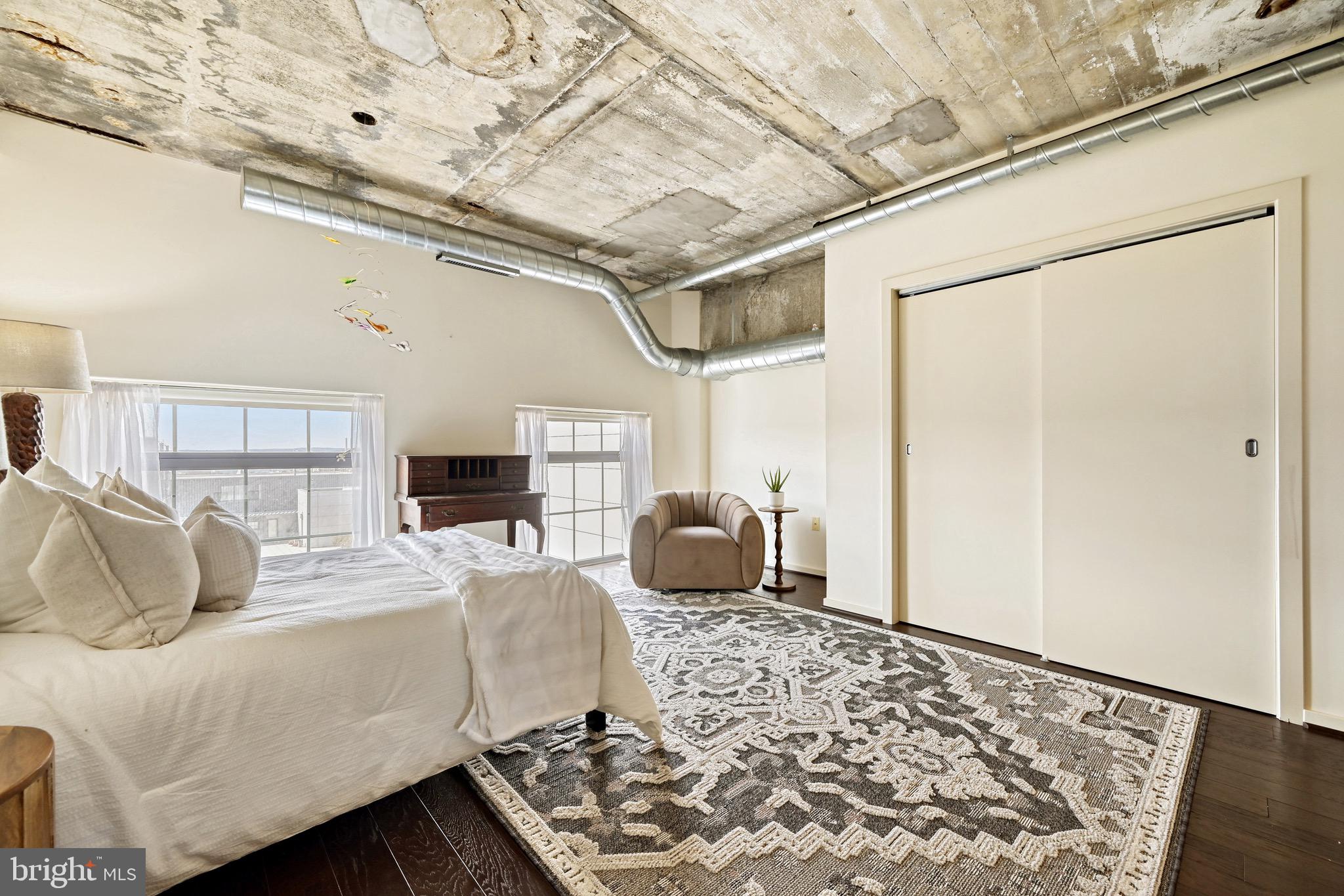 LOCUST POINT - Residential