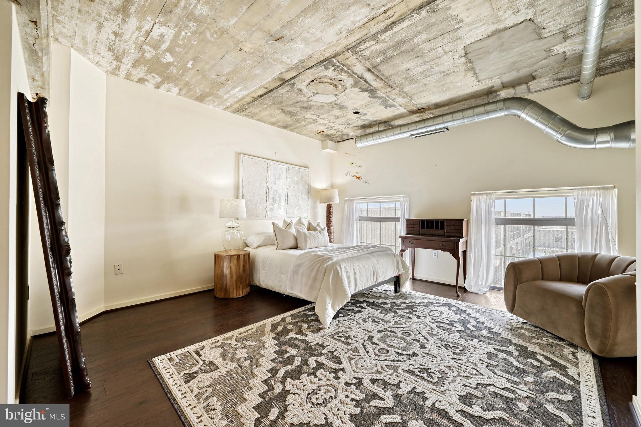 LOCUST POINT - Residential