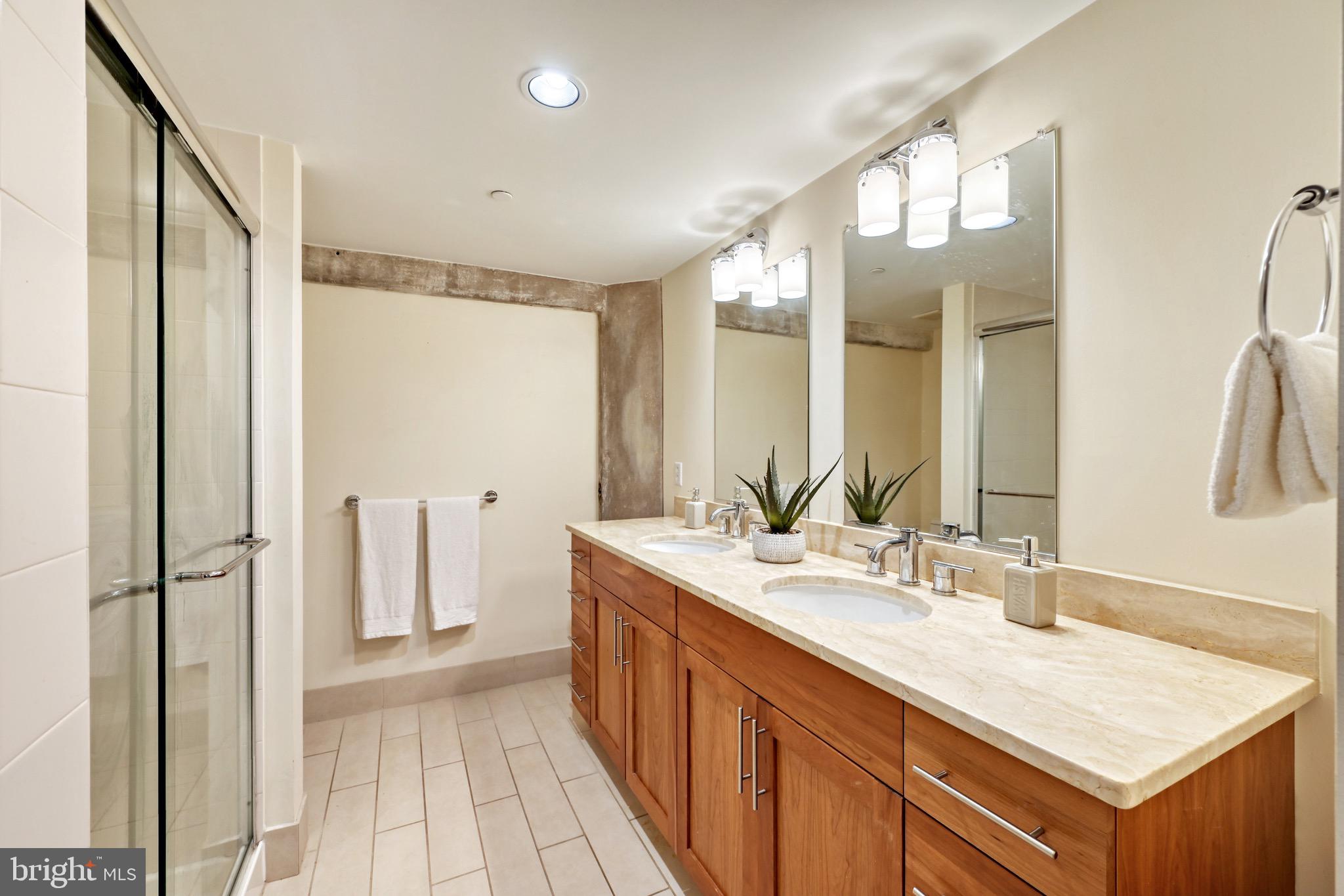 LOCUST POINT - Residential