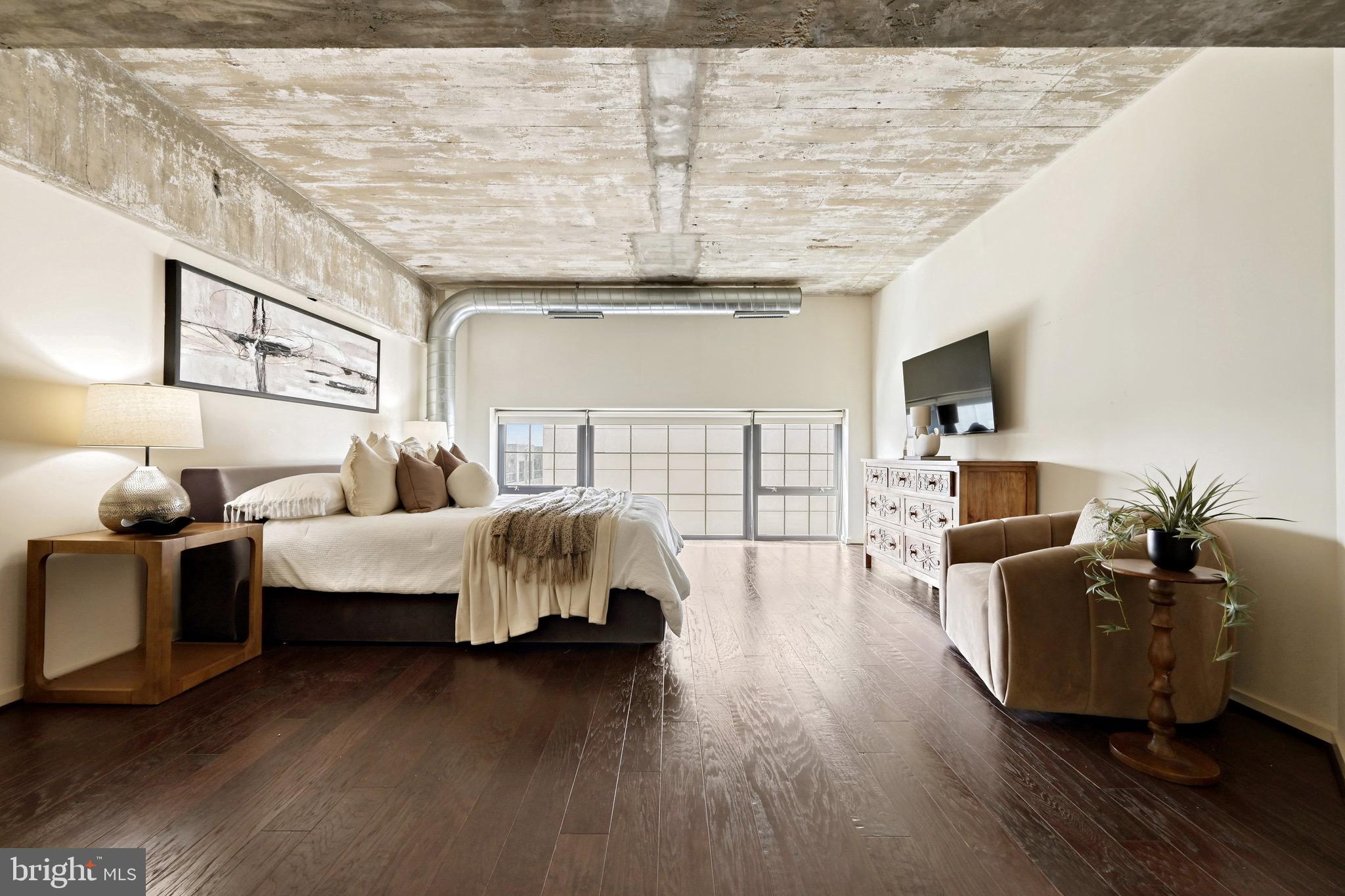 LOCUST POINT - Residential