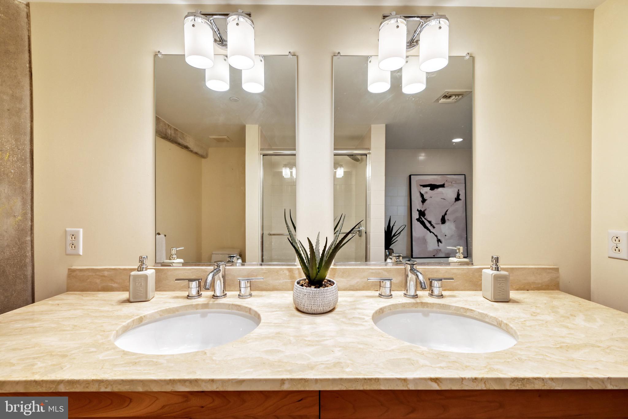 LOCUST POINT - Residential